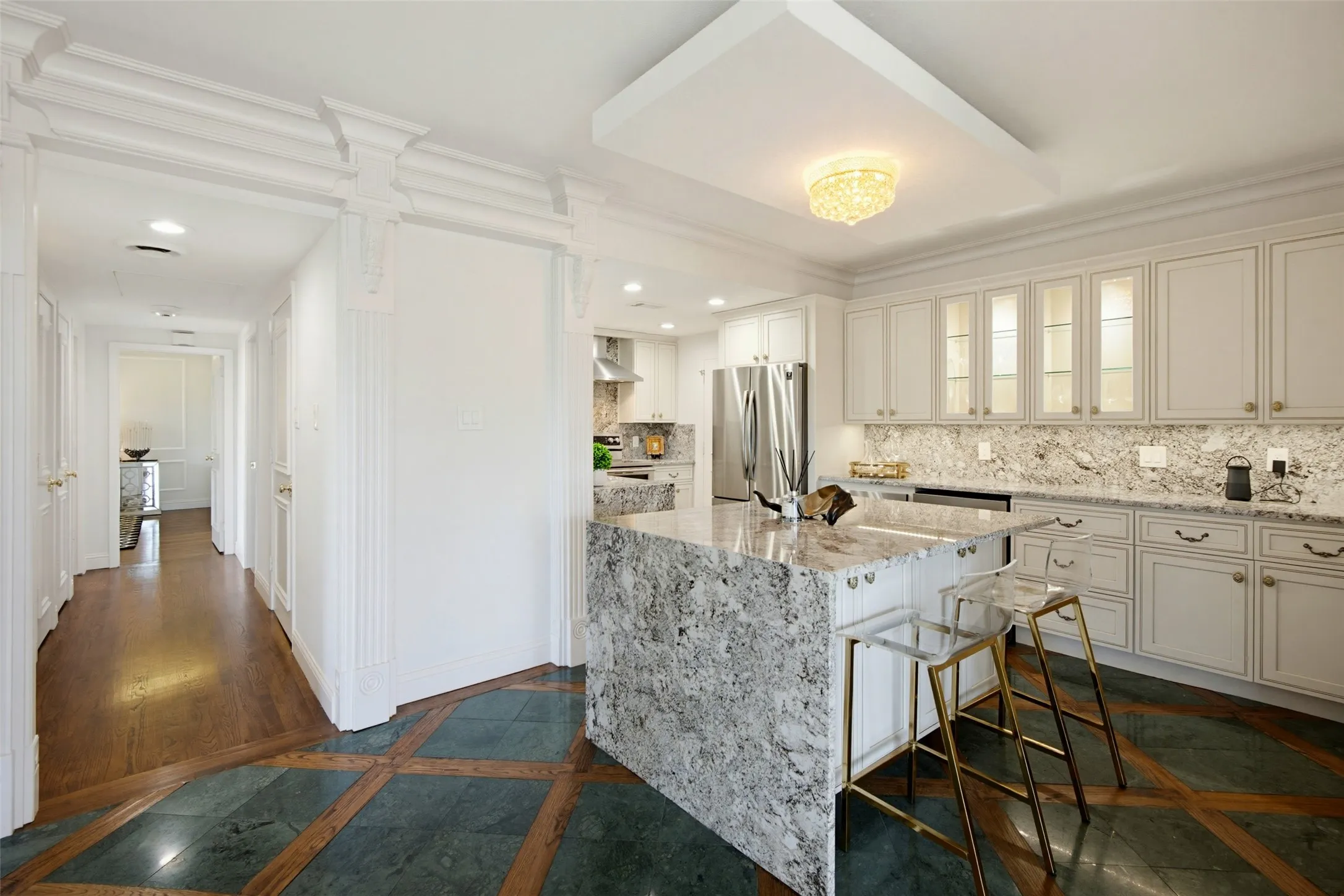 Condominium For Sale in Dallas County , 3310 Fairmount Street 7D, Dallas, Texas 75201, 2 Bedroom, 2 Bathroom, 2 Garage spaces, 2,247 Sqft, built in 1964, mls#21273996, Real Estate Agent in Dallas, Homes For Sale in Dallas county, Homes For Sale in Dallas, Realtor in Dallas Texas, Real Estate Brokerage Independent Realty Texas, Luminita Cordes Realtor