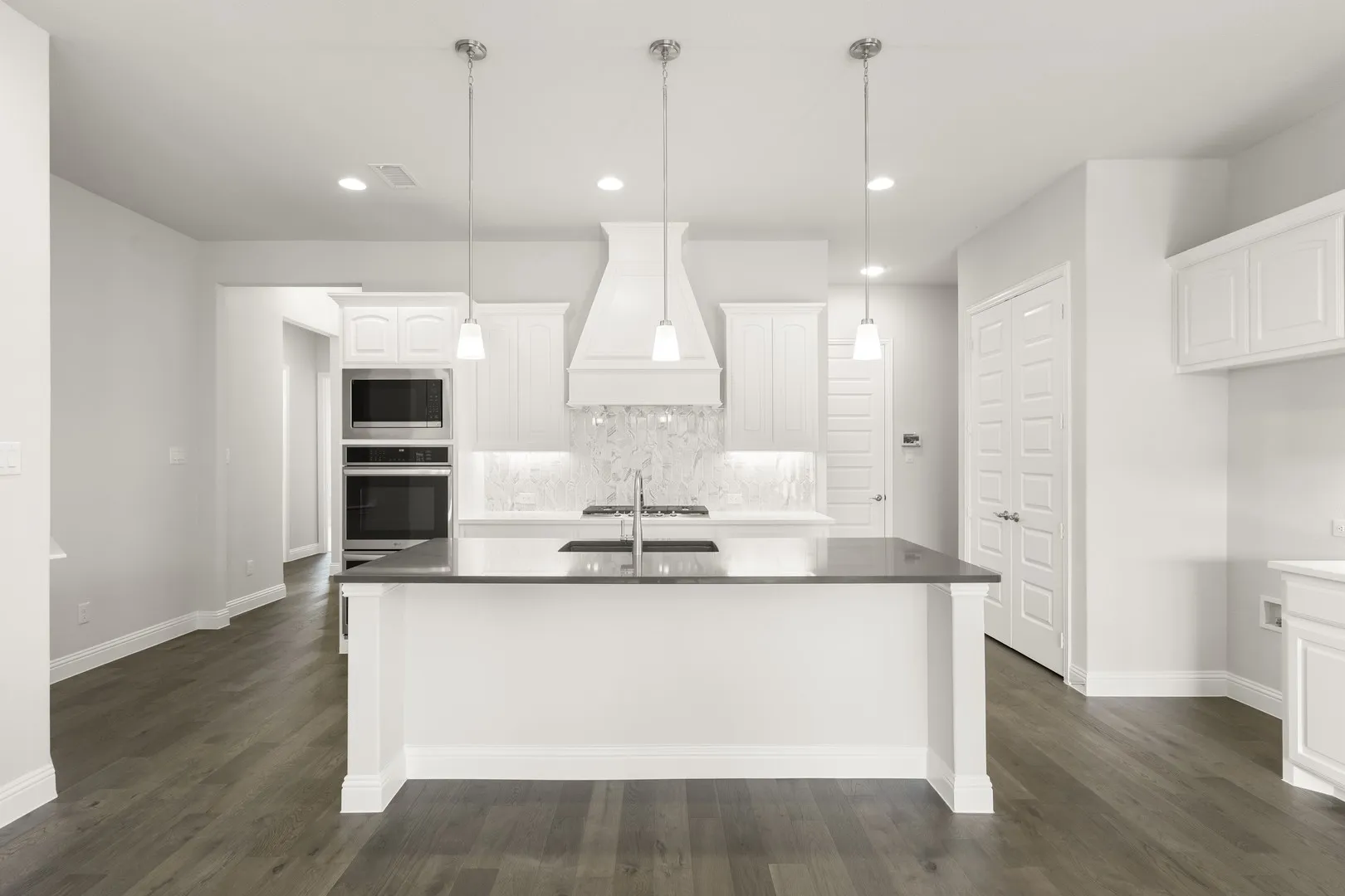 Single Family Residence For Sale in Grayson County , 707 Brazos Drive, Van Alstyne, Texas 75495, 4 Bedroom, 3 Bathroom, 2 Garage spaces, 2,718 Sqft, built in 2025, mls#21273988, Real Estate Agent in Van Alstyne, Homes For Sale in Grayson county, Homes For Sale in Van Alstyne, Realtor in Van Alstyne Texas, Real Estate Brokerage Independent Realty Texas, Luminita Cordes Realtor