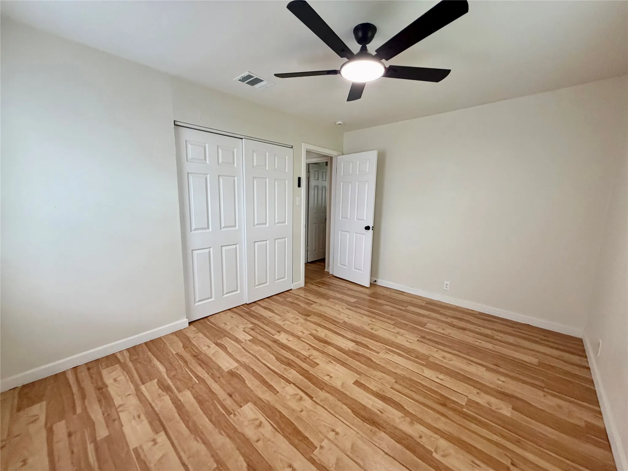 Single Family Residence For Rent in Tarrant County , 5836 Pollard Drive, Westworth Village, Texas 76114, 3 Bedroom, 1 Bathroom, 1 Garage spaces, 1,012 Sqft, built in 1954, mls#21273990, Real Estate Agent in Westworth Village, Homes For Rent in Tarrant county, Homes For Rent in Westworth Village, Realtor in Westworth Village Texas, Real Estate Brokerage Independent Realty Texas, Luminita Cordes Realtor