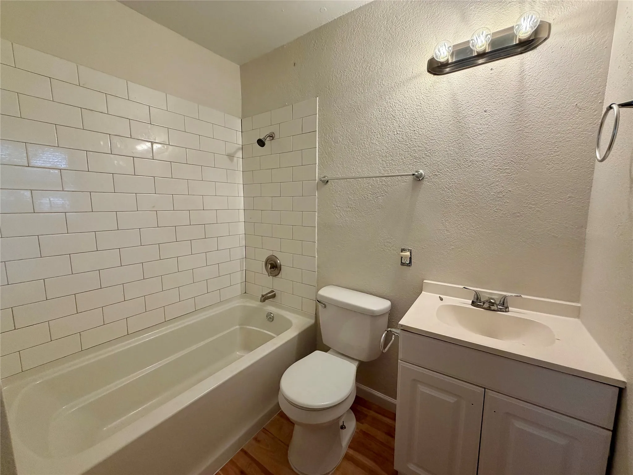 Single Family Residence For Rent in Tarrant County , 5836 Pollard Drive, Westworth Village, Texas 76114, 3 Bedroom, 1 Bathroom, 1 Garage spaces, 1,012 Sqft, built in 1954, mls#21273990, Real Estate Agent in Westworth Village, Homes For Rent in Tarrant county, Homes For Rent in Westworth Village, Realtor in Westworth Village Texas, Real Estate Brokerage Independent Realty Texas, Luminita Cordes Realtor