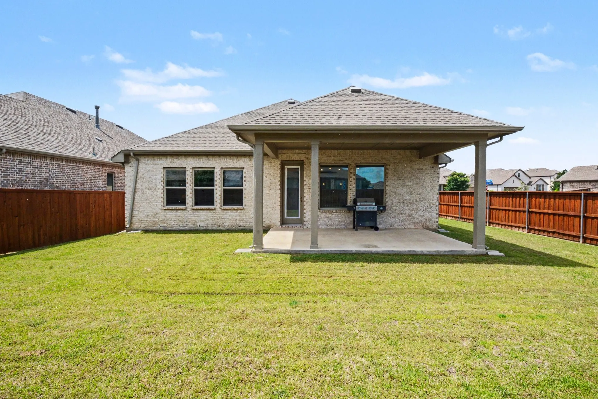 Single Family Residence For Sale in Denton County , 1425 Eclipse Road, Aubrey, Texas 76227, 3 Bedroom, 2 Bathroom, 2 Garage spaces, 1,884 Sqft, built in 2020, mls#21263426, Real Estate Agent in Aubrey, Homes For Sale in Denton county, Homes For Sale in Aubrey, Realtor in Aubrey Texas, Real Estate Brokerage Independent Realty Texas, Luminita Cordes Realtor