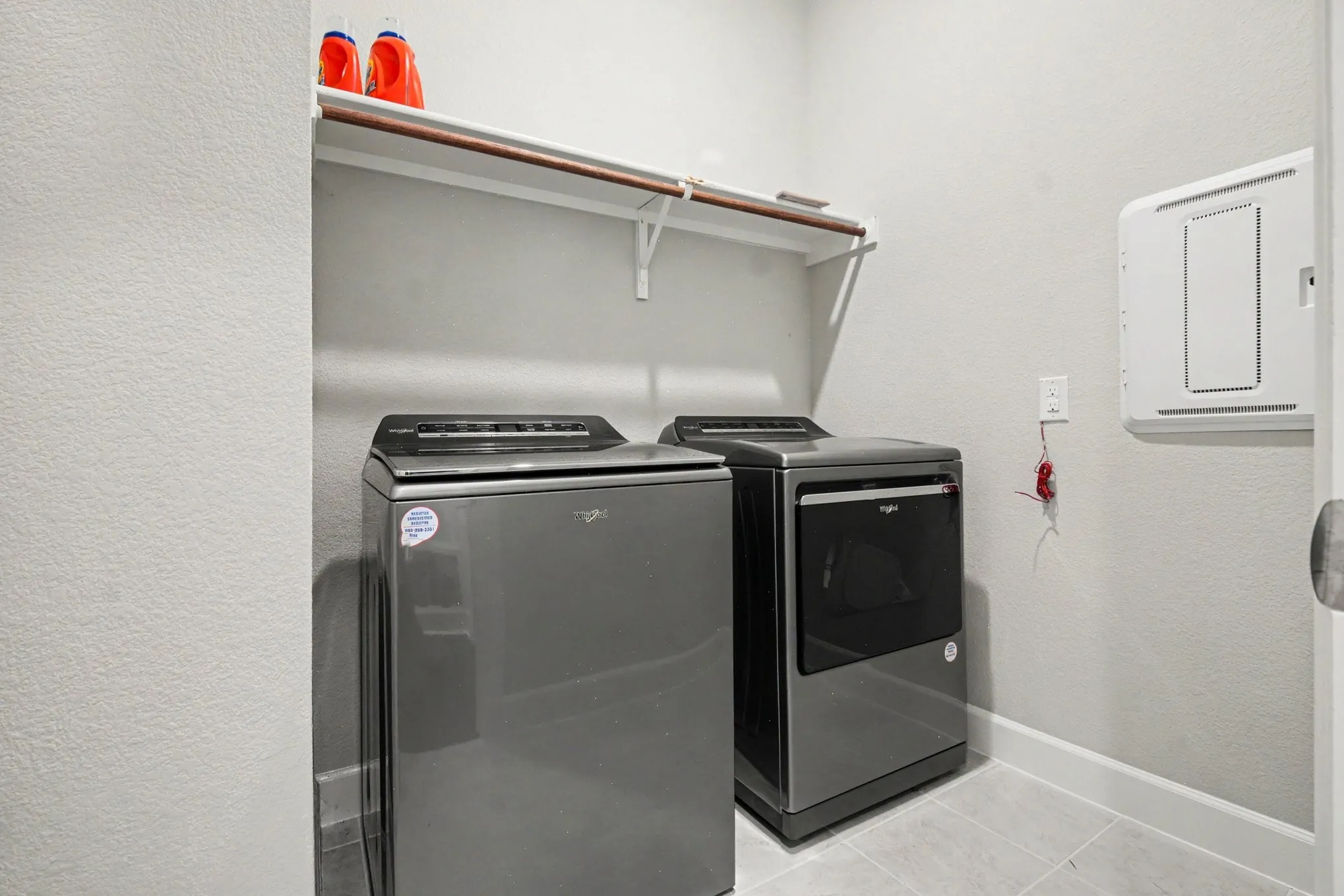Single Family Residence For Sale in Denton County , 1425 Eclipse Road, Aubrey, Texas 76227, 3 Bedroom, 2 Bathroom, 2 Garage spaces, 1,884 Sqft, built in 2020, mls#21263426, Real Estate Agent in Aubrey, Homes For Sale in Denton county, Homes For Sale in Aubrey, Realtor in Aubrey Texas, Real Estate Brokerage Independent Realty Texas, Luminita Cordes Realtor