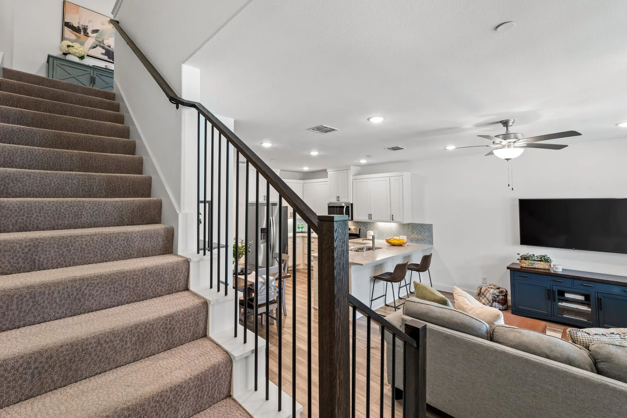 Townhouse For Rent in Dallas County , 2529 Barnwood Lane, Garland, Texas 75042, 3 Bedroom, 3 Bathroom, 2 Garage spaces, 1,658 Sqft, built in 2020, mls#21273729, Real Estate Agent in Garland, Homes For Rent in Dallas county, Homes For Rent in Garland, Realtor in Garland Texas, Real Estate Brokerage Independent Realty Texas, Luminita Cordes Realtor
