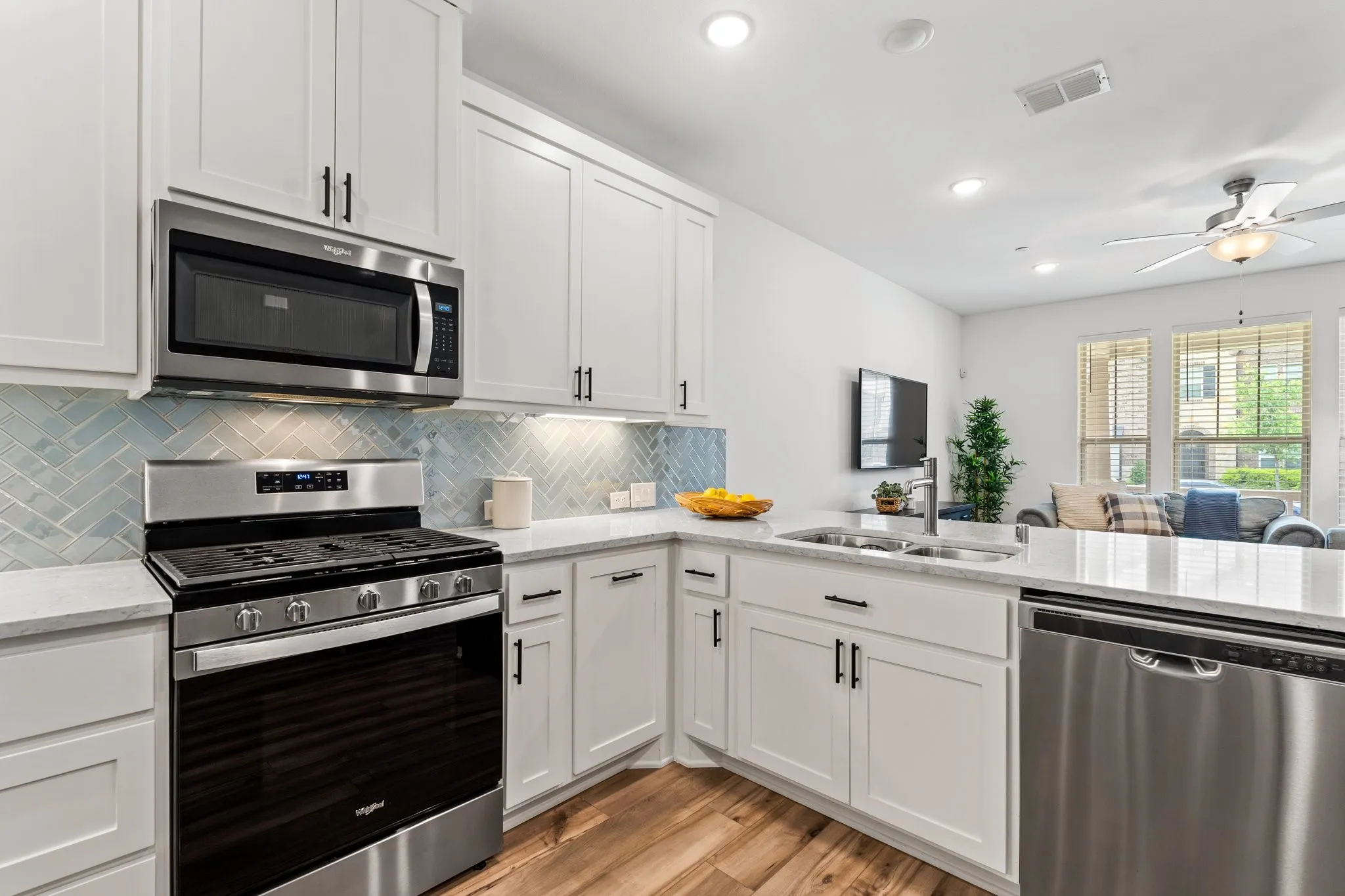 Townhouse For Rent in Dallas County , 2529 Barnwood Lane, Garland, Texas 75042, 3 Bedroom, 3 Bathroom, 2 Garage spaces, 1,658 Sqft, built in 2020, mls#21273729, Real Estate Agent in Garland, Homes For Rent in Dallas county, Homes For Rent in Garland, Realtor in Garland Texas, Real Estate Brokerage Independent Realty Texas, Luminita Cordes Realtor