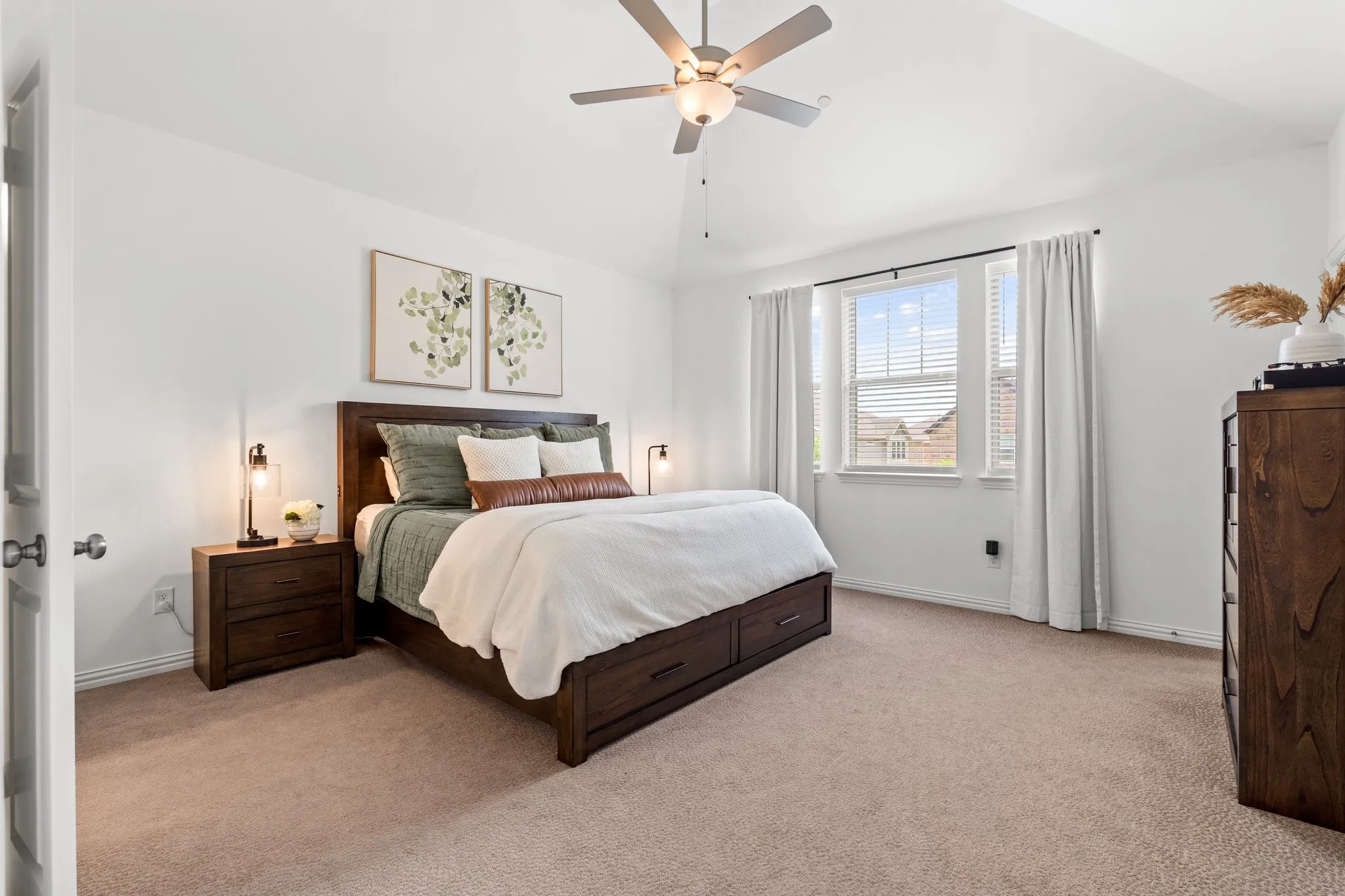 Townhouse For Rent in Dallas County , 2529 Barnwood Lane, Garland, Texas 75042, 3 Bedroom, 3 Bathroom, 2 Garage spaces, 1,658 Sqft, built in 2020, mls#21273729, Real Estate Agent in Garland, Homes For Rent in Dallas county, Homes For Rent in Garland, Realtor in Garland Texas, Real Estate Brokerage Independent Realty Texas, Luminita Cordes Realtor