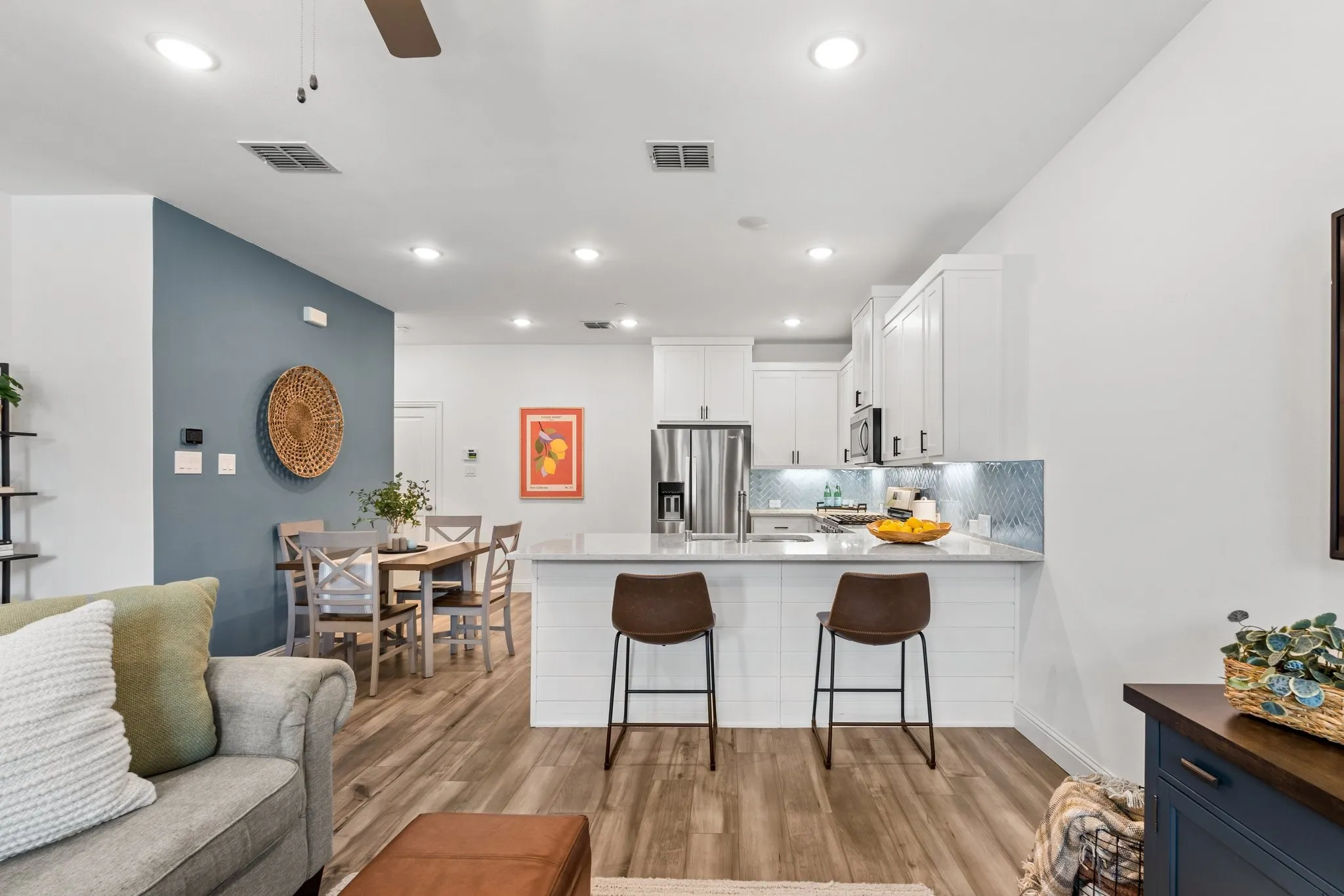Townhouse For Rent in Dallas County , 2529 Barnwood Lane, Garland, Texas 75042, 3 Bedroom, 3 Bathroom, 2 Garage spaces, 1,658 Sqft, built in 2020, mls#21273729, Real Estate Agent in Garland, Homes For Rent in Dallas county, Homes For Rent in Garland, Realtor in Garland Texas, Real Estate Brokerage Independent Realty Texas, Luminita Cordes Realtor