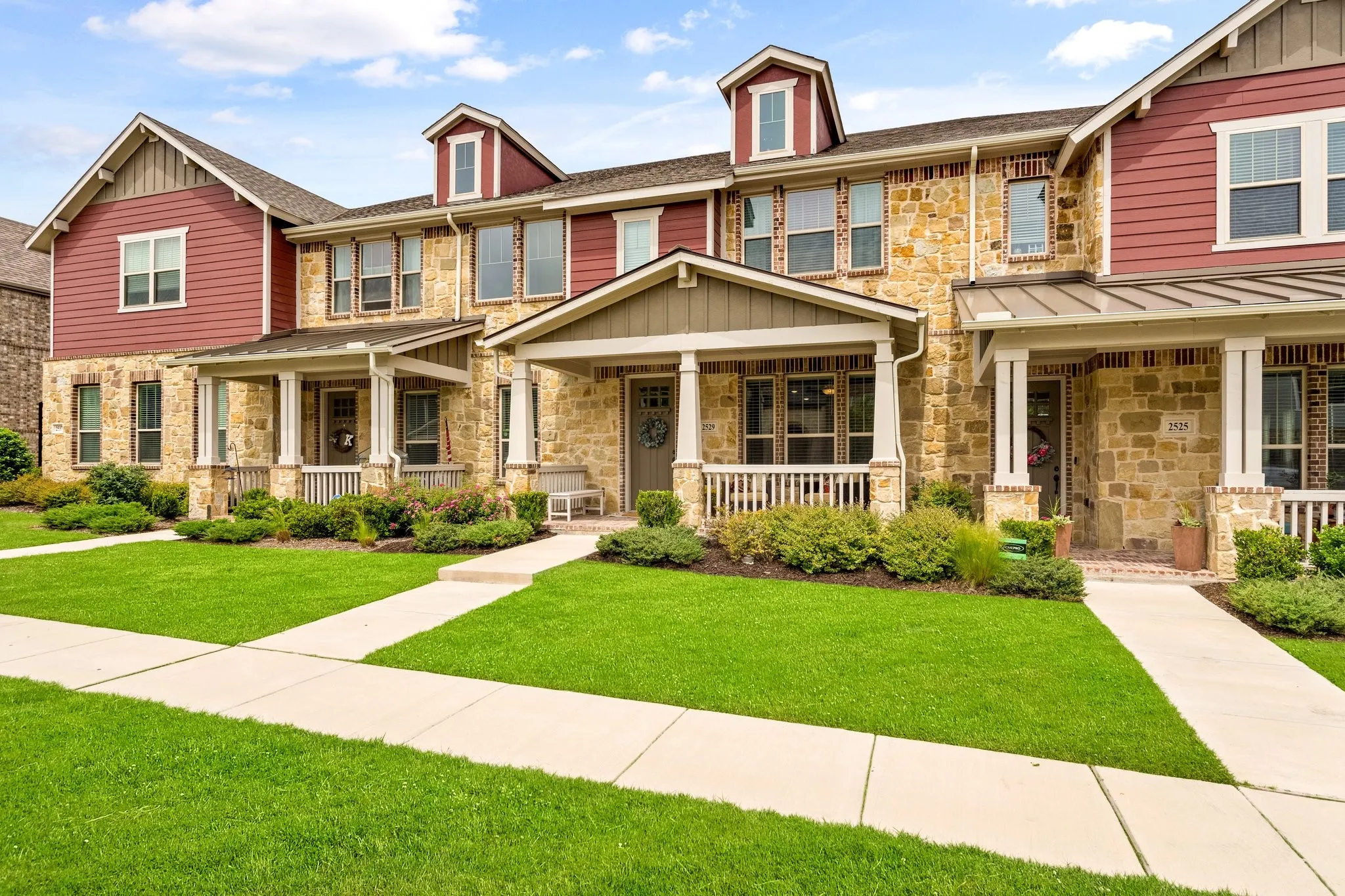 Townhouse For Rent in Dallas County , 2529 Barnwood Lane, Garland, Texas 75042, 3 Bedroom, 3 Bathroom, 2 Garage spaces, 1,658 Sqft, built in 2020, mls#21273729, Real Estate Agent in Garland, Homes For Rent in Dallas county, Homes For Rent in Garland, Realtor in Garland Texas, Real Estate Brokerage Independent Realty Texas, Luminita Cordes Realtor