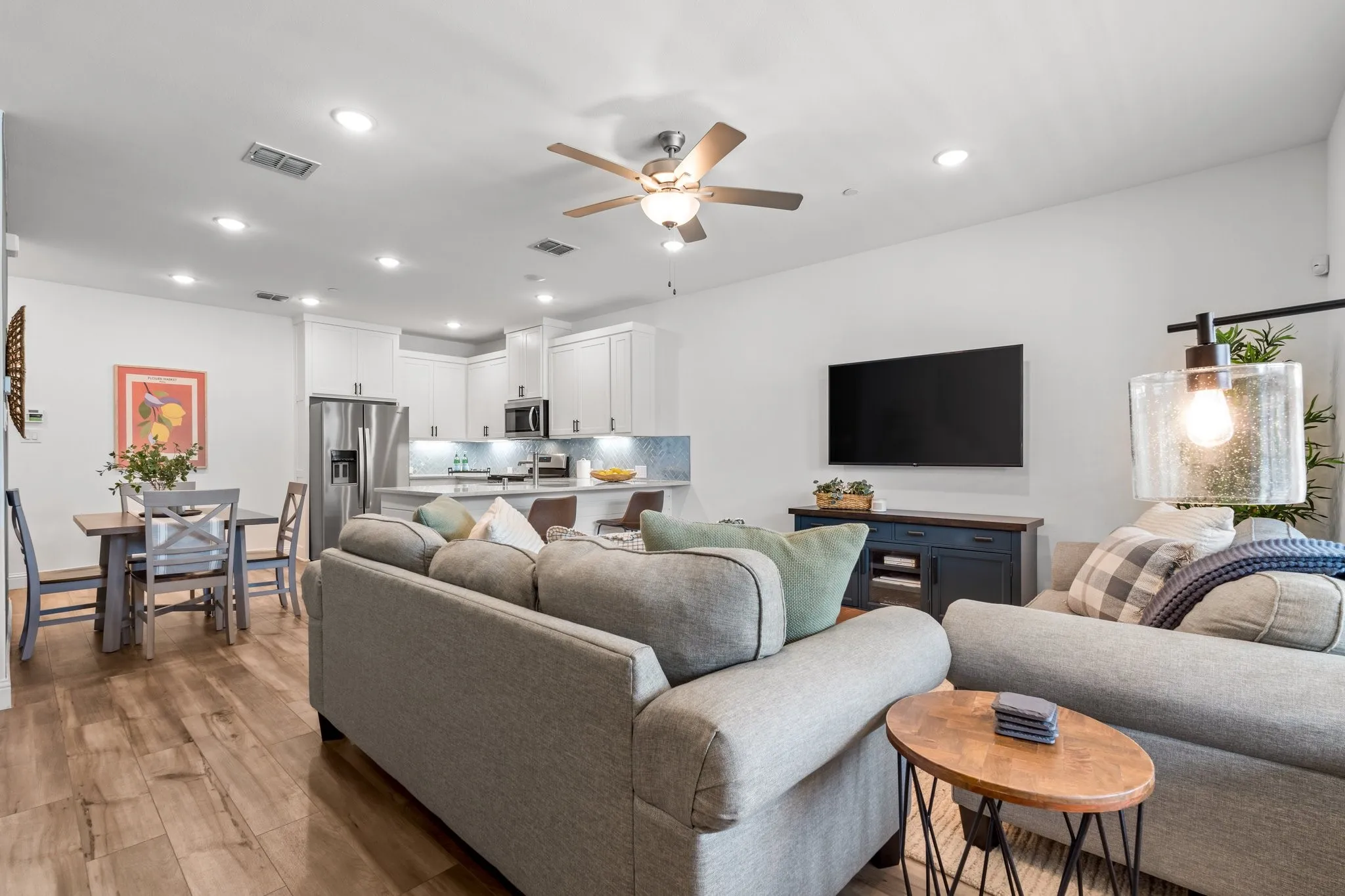 Townhouse For Rent in Dallas County , 2529 Barnwood Lane, Garland, Texas 75042, 3 Bedroom, 3 Bathroom, 2 Garage spaces, 1,658 Sqft, built in 2020, mls#21273729, Real Estate Agent in Garland, Homes For Rent in Dallas county, Homes For Rent in Garland, Realtor in Garland Texas, Real Estate Brokerage Independent Realty Texas, Luminita Cordes Realtor