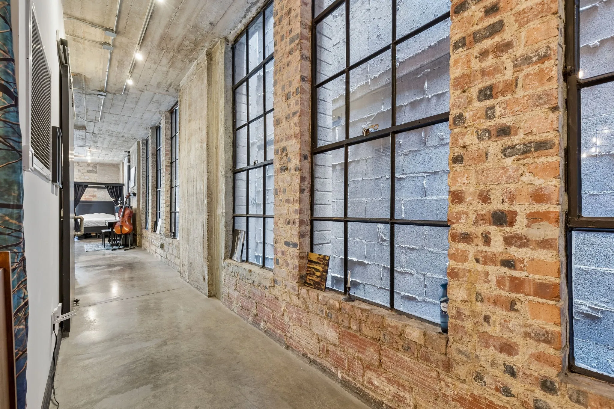 Condominium For Sale in Dallas County , 1122 Jackson Street 820, Dallas, Texas 75202, 1 Bedroom, 1 Bathroom, 1 Garage spaces, 1,024 Sqft, built in 1925, mls#21271634, Real Estate Agent in Dallas, Homes For Sale in Dallas county, Homes For Sale in Dallas, Realtor in Dallas Texas, Real Estate Brokerage Independent Realty Texas, Luminita Cordes Realtor