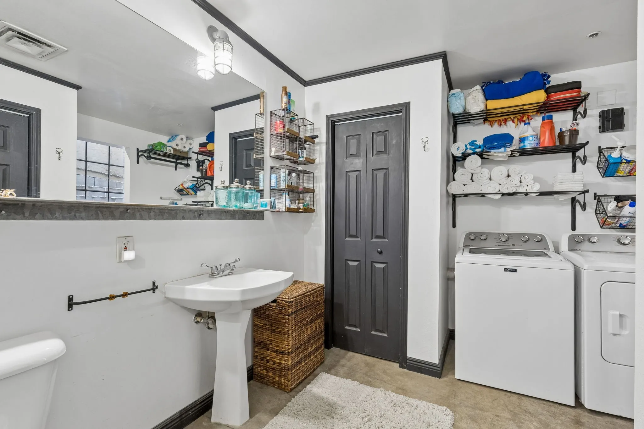 Condominium For Sale in Dallas County , 1122 Jackson Street 820, Dallas, Texas 75202, 1 Bedroom, 1 Bathroom, 1 Garage spaces, 1,024 Sqft, built in 1925, mls#21271634, Real Estate Agent in Dallas, Homes For Sale in Dallas county, Homes For Sale in Dallas, Realtor in Dallas Texas, Real Estate Brokerage Independent Realty Texas, Luminita Cordes Realtor