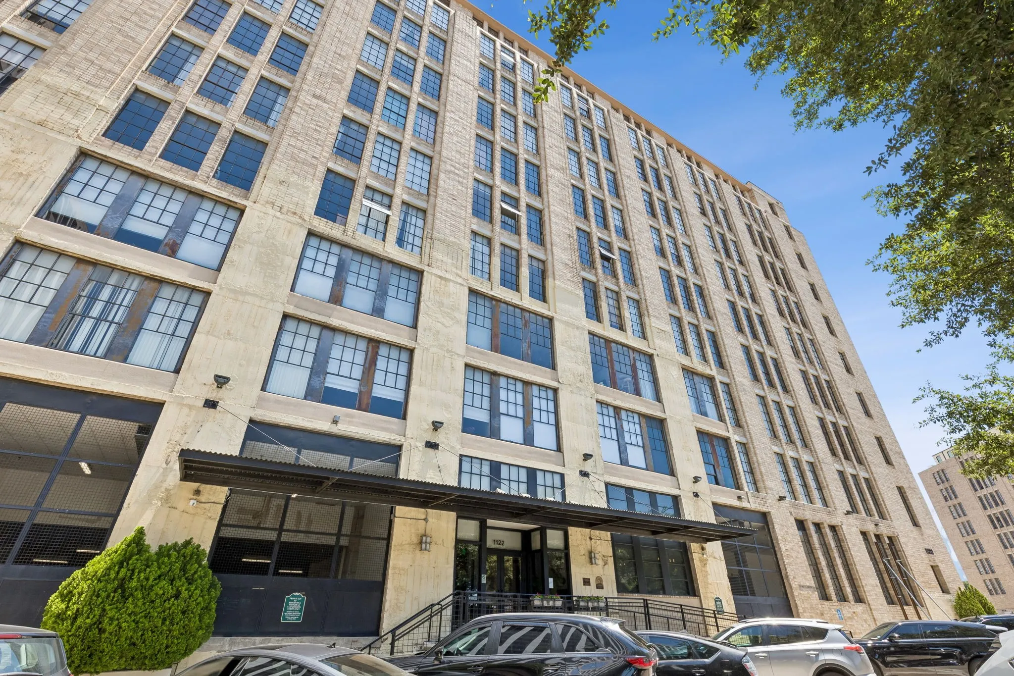Condominium For Sale in Dallas County , 1122 Jackson Street 820, Dallas, Texas 75202, 1 Bedroom, 1 Bathroom, 1 Garage spaces, 1,024 Sqft, built in 1925, mls#21271634, Real Estate Agent in Dallas, Homes For Sale in Dallas county, Homes For Sale in Dallas, Realtor in Dallas Texas, Real Estate Brokerage Independent Realty Texas, Luminita Cordes Realtor