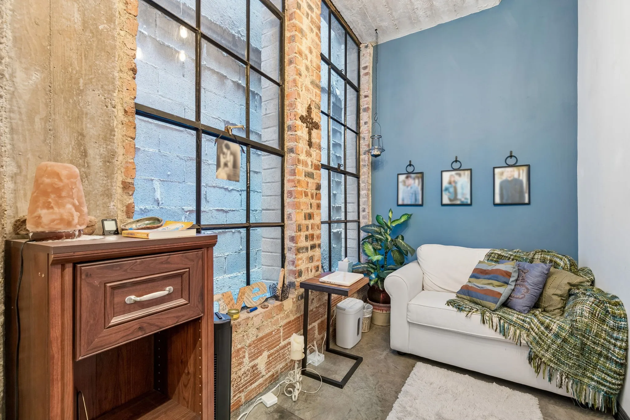 Condominium For Sale in Dallas County , 1122 Jackson Street 820, Dallas, Texas 75202, 1 Bedroom, 1 Bathroom, 1 Garage spaces, 1,024 Sqft, built in 1925, mls#21271634, Real Estate Agent in Dallas, Homes For Sale in Dallas county, Homes For Sale in Dallas, Realtor in Dallas Texas, Real Estate Brokerage Independent Realty Texas, Luminita Cordes Realtor