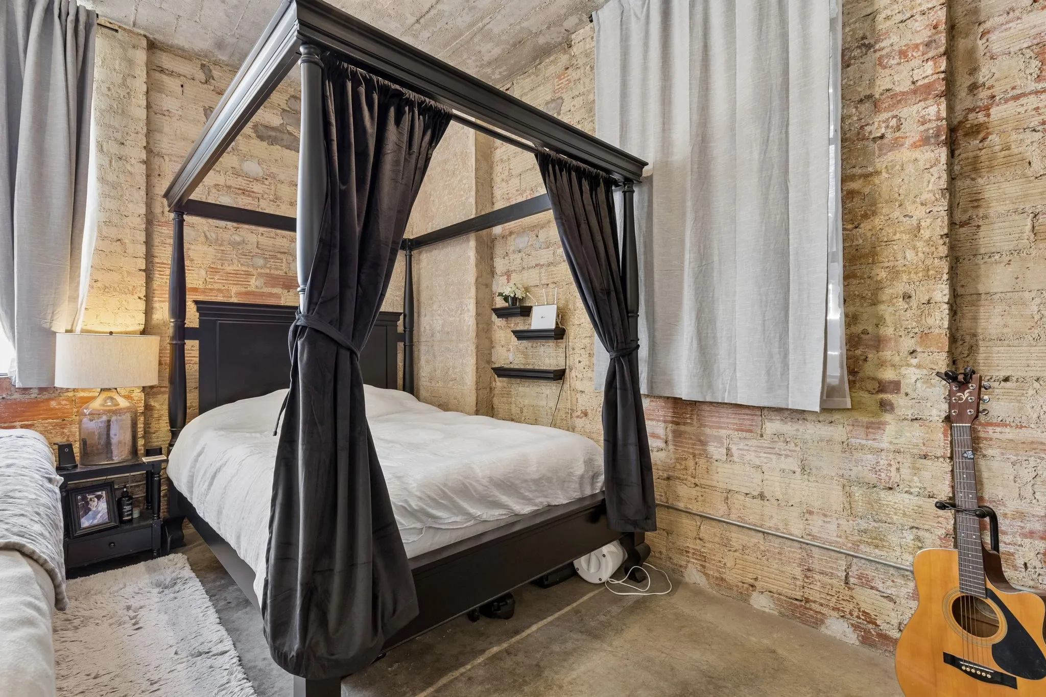 Condominium For Sale in Dallas County , 1122 Jackson Street 820, Dallas, Texas 75202, 1 Bedroom, 1 Bathroom, 1 Garage spaces, 1,024 Sqft, built in 1925, mls#21271634, Real Estate Agent in Dallas, Homes For Sale in Dallas county, Homes For Sale in Dallas, Realtor in Dallas Texas, Real Estate Brokerage Independent Realty Texas, Luminita Cordes Realtor