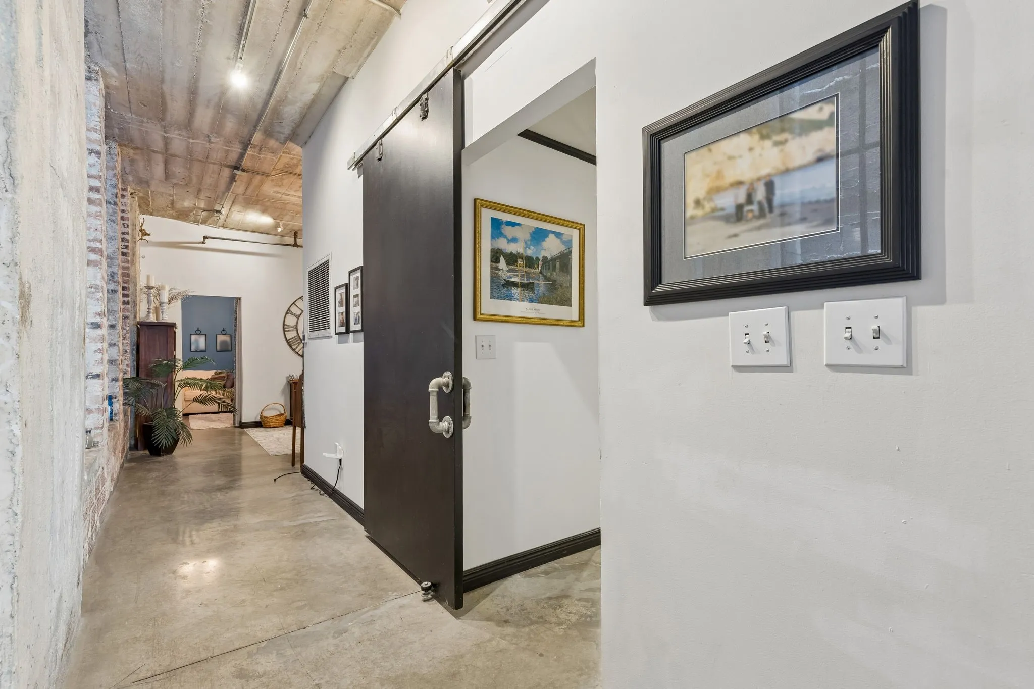 Condominium For Sale in Dallas County , 1122 Jackson Street 820, Dallas, Texas 75202, 1 Bedroom, 1 Bathroom, 1 Garage spaces, 1,024 Sqft, built in 1925, mls#21271634, Real Estate Agent in Dallas, Homes For Sale in Dallas county, Homes For Sale in Dallas, Realtor in Dallas Texas, Real Estate Brokerage Independent Realty Texas, Luminita Cordes Realtor