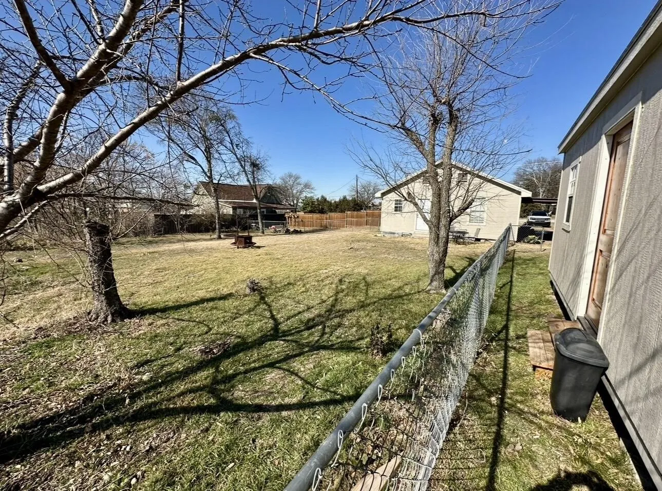 Single Family Residence For Rent in Ellis County , 900 W Avenue F, Midlothian, Texas 76065, 2 Bedrooms, 1 Bathroom, 2 Garage spaces, 1,419 Sqft, built in 1910, Price $1,950, mls#21274025, Real Estate Agent in Midlothian, Homes For Rent in Ellis county, Homes For Rent in Midlothian, Realtor in Midlothian Texas, Real Estate Brokerage Independent Realty Texas, Luminita Cordes Realtor
