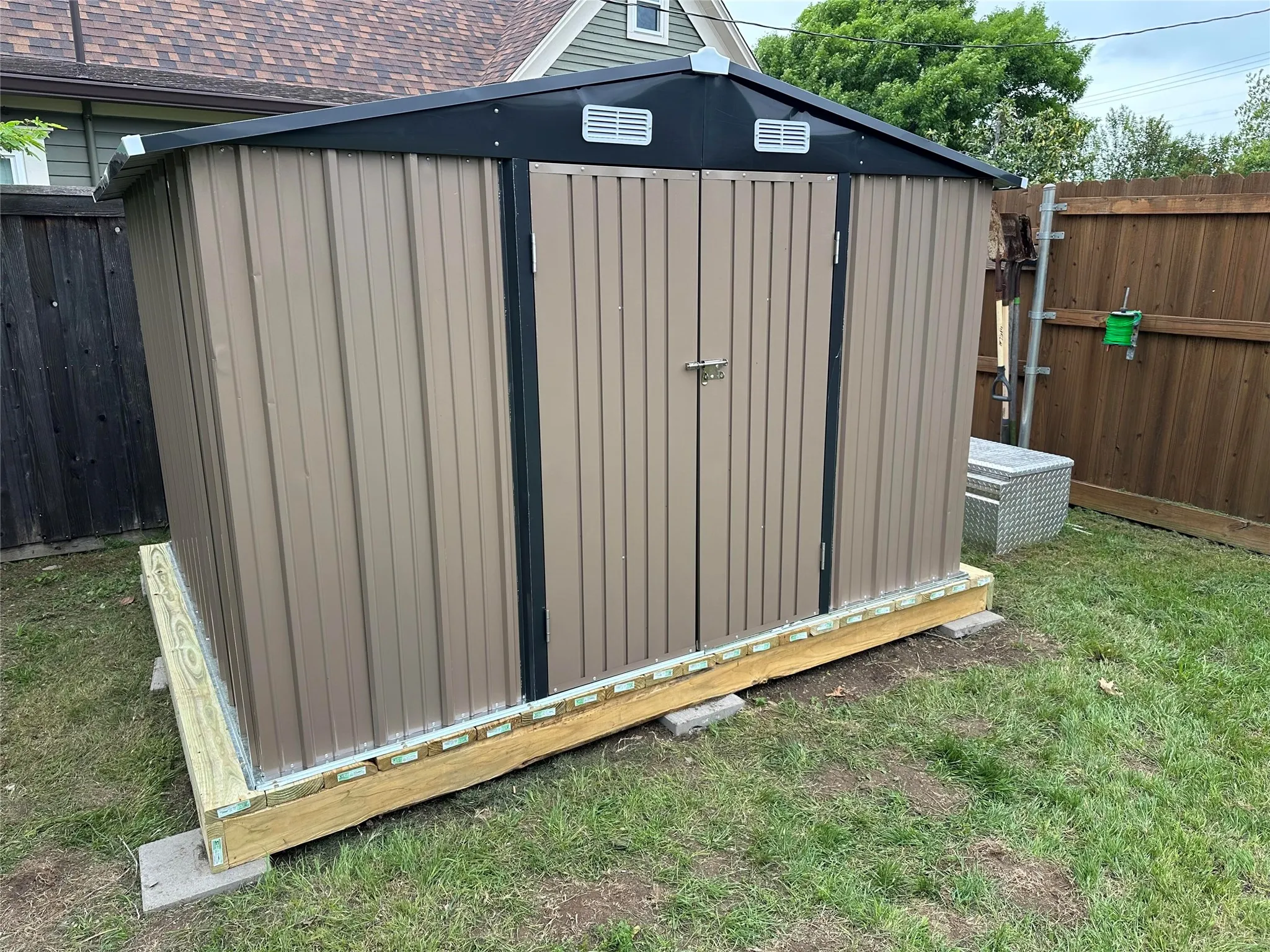 Single Family Residence For Rent in Ellis County , 900 W Avenue F, Midlothian, Texas 76065, 2 Bedrooms, 1 Bathroom, 2 Garage spaces, 1,419 Sqft, built in 1910, Price $1,950, mls#21274025, Real Estate Agent in Midlothian, Homes For Rent in Ellis county, Homes For Rent in Midlothian, Realtor in Midlothian Texas, Real Estate Brokerage Independent Realty Texas, Luminita Cordes Realtor