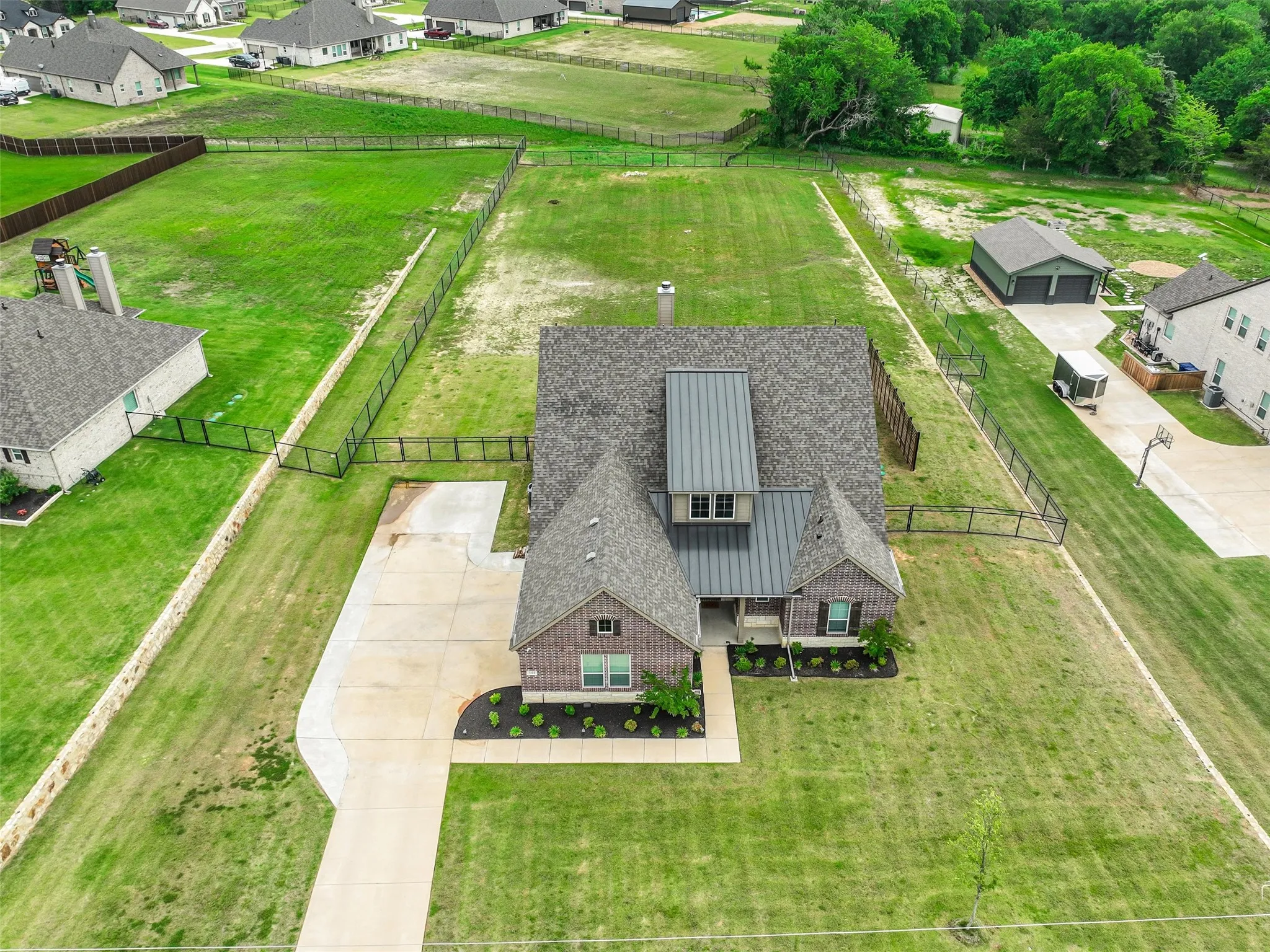 Single Family Residence For Sale in Grayson County , 544 Majors Road, Van Alstyne, Texas 75495, 4 Bedroom, 4 Bathroom, 3 Garage spaces, 3,233 Sqft, built in 2023, mls#21271715, Real Estate Agent in Van Alstyne, Homes For Sale in Grayson county, Homes For Sale in Van Alstyne, Realtor in Van Alstyne Texas, Real Estate Brokerage Independent Realty Texas, Luminita Cordes Realtor