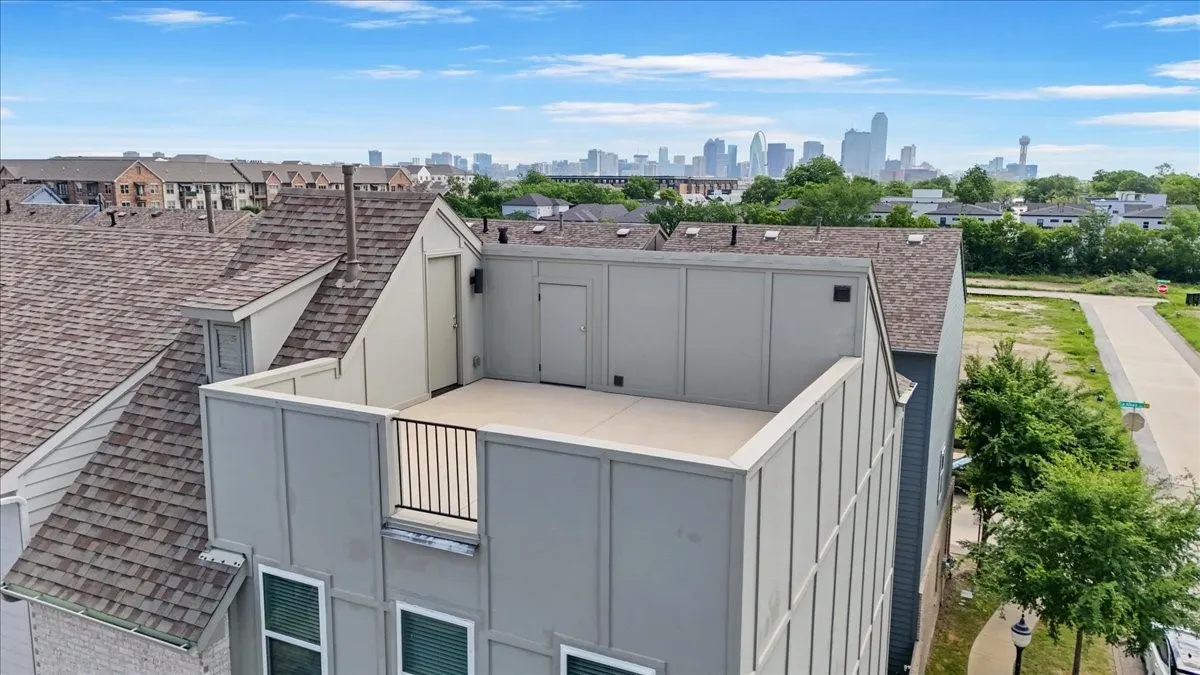 Single Family Residence For Sale in Dallas County , 2506 El Camino Lane, Dallas, Texas 75212, 3 Bedroom, 4 Bathroom, 2 Garage spaces, 2,224 Sqft, built in 2018, mls#21268703, Real Estate Agent in Dallas, Homes For Sale in Dallas county, Homes For Sale in Dallas, Realtor in Dallas Texas, Real Estate Brokerage Independent Realty Texas, Luminita Cordes Realtor
