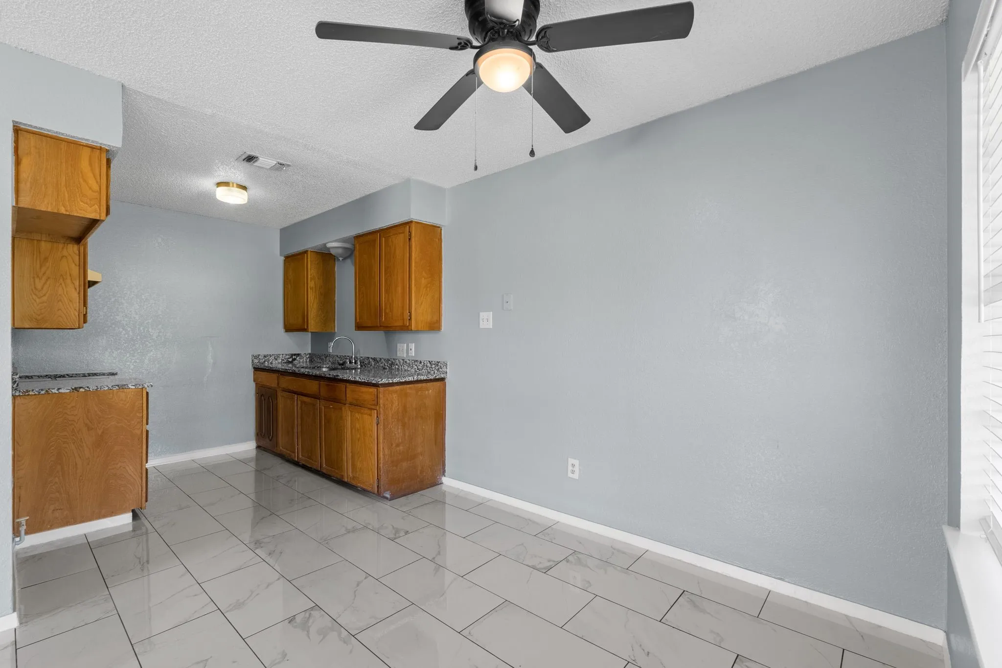 Duplex For Sale in Tarrant County , 7316 Davis Boulevard, North Richland Hills, Texas 76182, 4 Bedroom, 4 Bathroom, Garage spaces, 0 Sqft, built in 1985, mls#21274095, Real Estate Agent in North Richland Hills, Homes For Sale in Tarrant county, Homes For Sale in North Richland Hills, Realtor in North Richland Hills Texas, Real Estate Brokerage Independent Realty Texas, Luminita Cordes Realtor