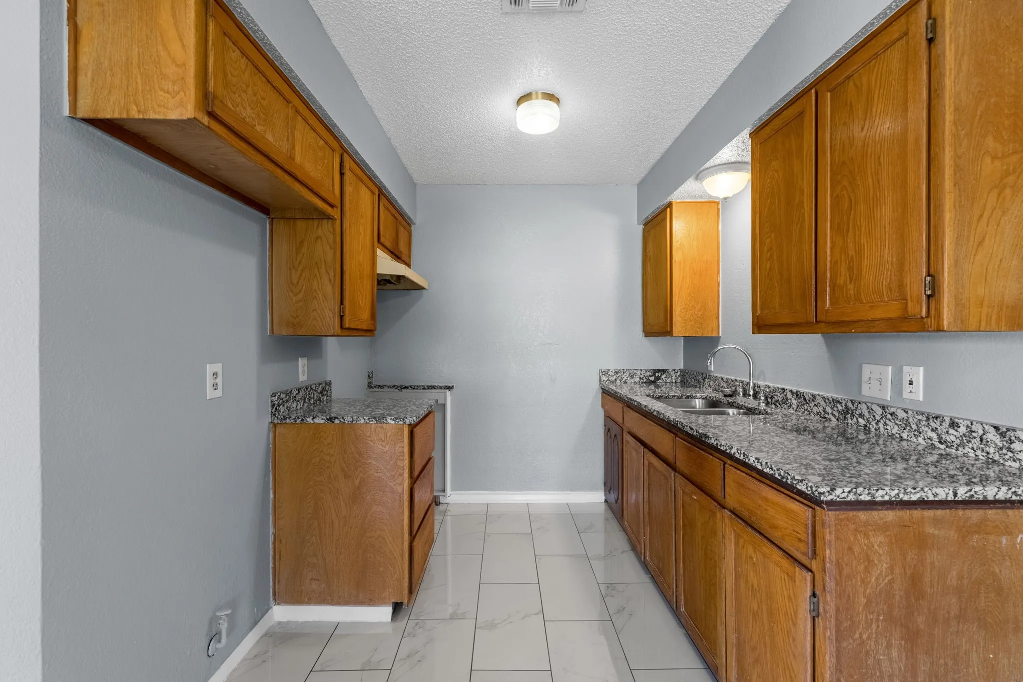 Duplex For Sale in Tarrant County , 7316 Davis Boulevard, North Richland Hills, Texas 76182, 4 Bedroom, 4 Bathroom, Garage spaces, 0 Sqft, built in 1985, mls#21274095, Real Estate Agent in North Richland Hills, Homes For Sale in Tarrant county, Homes For Sale in North Richland Hills, Realtor in North Richland Hills Texas, Real Estate Brokerage Independent Realty Texas, Luminita Cordes Realtor