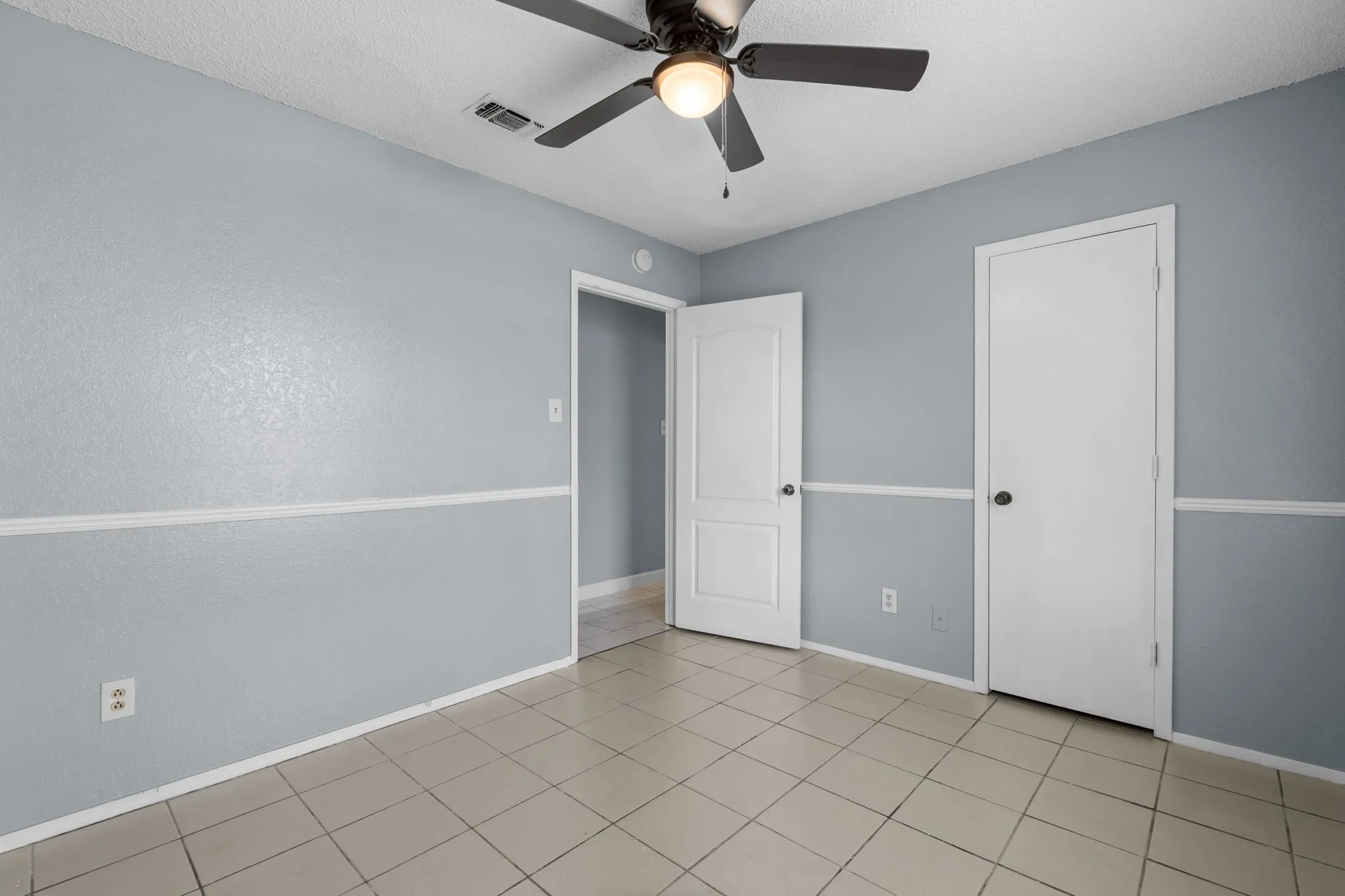 Duplex For Sale in Tarrant County , 7316 Davis Boulevard, North Richland Hills, Texas 76182, 4 Bedroom, 4 Bathroom, Garage spaces, 0 Sqft, built in 1985, mls#21274095, Real Estate Agent in North Richland Hills, Homes For Sale in Tarrant county, Homes For Sale in North Richland Hills, Realtor in North Richland Hills Texas, Real Estate Brokerage Independent Realty Texas, Luminita Cordes Realtor