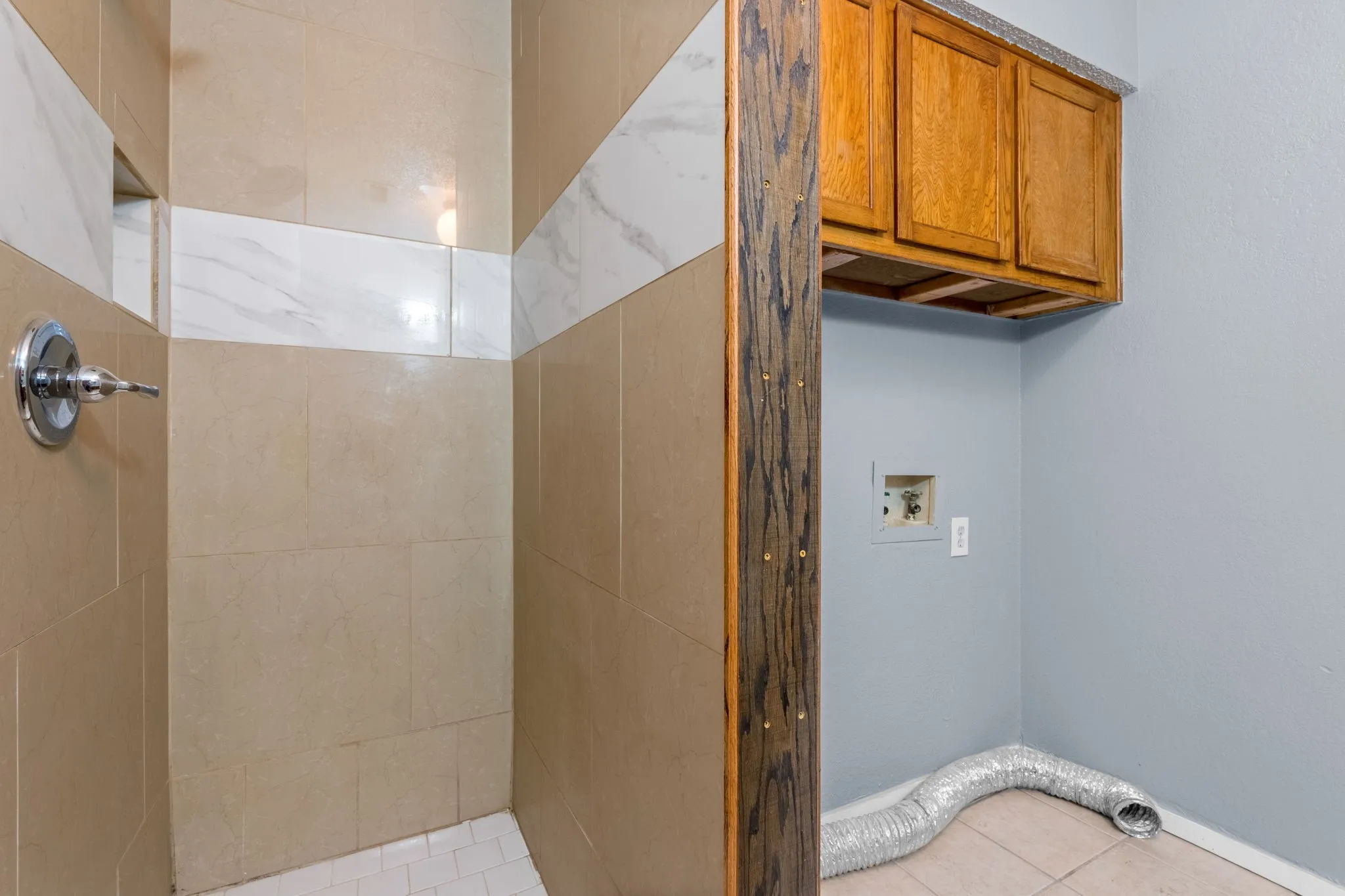 Duplex For Sale in Tarrant County , 7316 Davis Boulevard, North Richland Hills, Texas 76182, 4 Bedroom, 4 Bathroom, Garage spaces, 0 Sqft, built in 1985, mls#21274095, Real Estate Agent in North Richland Hills, Homes For Sale in Tarrant county, Homes For Sale in North Richland Hills, Realtor in North Richland Hills Texas, Real Estate Brokerage Independent Realty Texas, Luminita Cordes Realtor