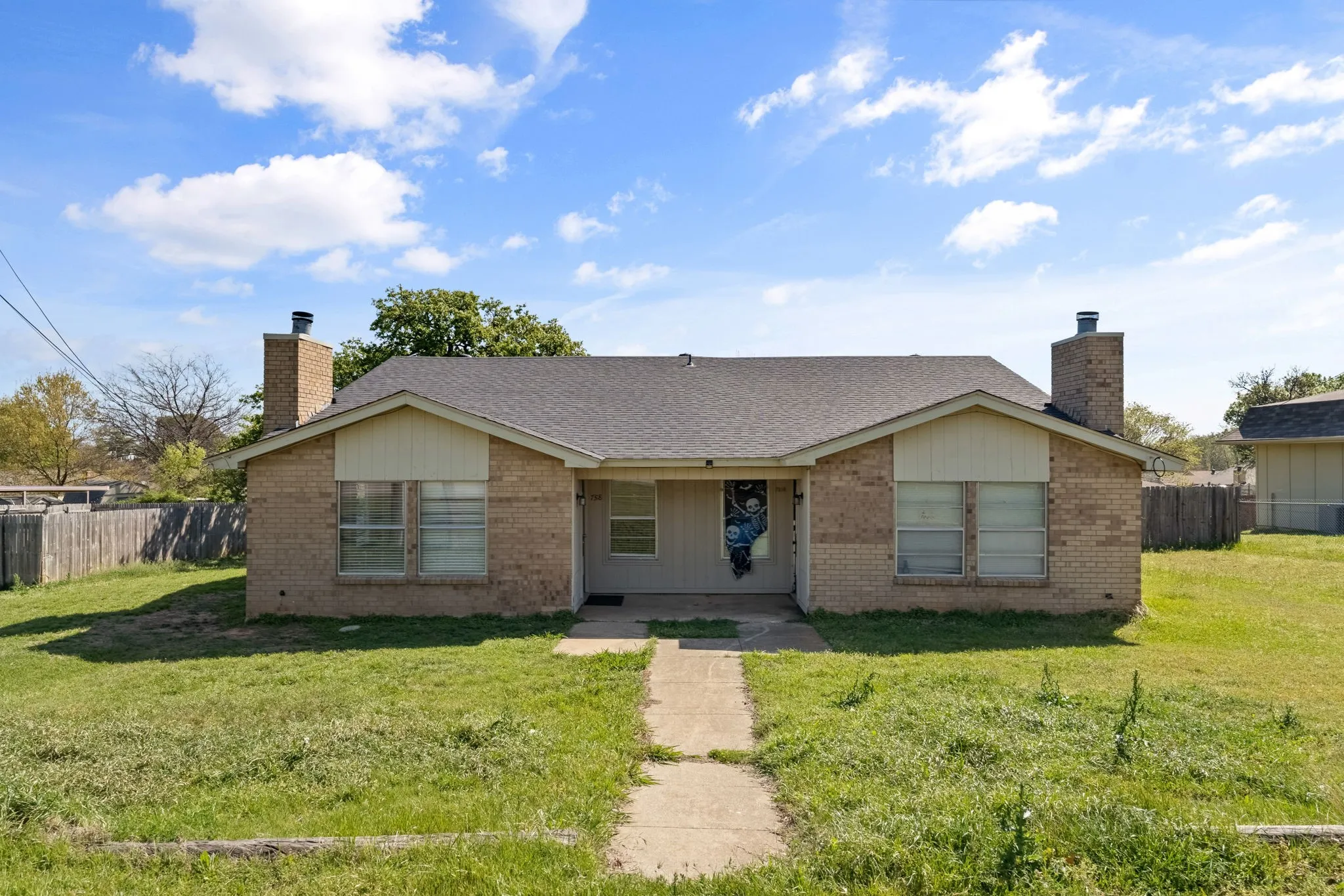 Duplex For Sale in Tarrant County , 7316 Davis Boulevard, North Richland Hills, Texas 76182, 4 Bedroom, 4 Bathroom, Garage spaces, 0 Sqft, built in 1985, mls#21274095, Real Estate Agent in North Richland Hills, Homes For Sale in Tarrant county, Homes For Sale in North Richland Hills, Realtor in North Richland Hills Texas, Real Estate Brokerage Independent Realty Texas, Luminita Cordes Realtor