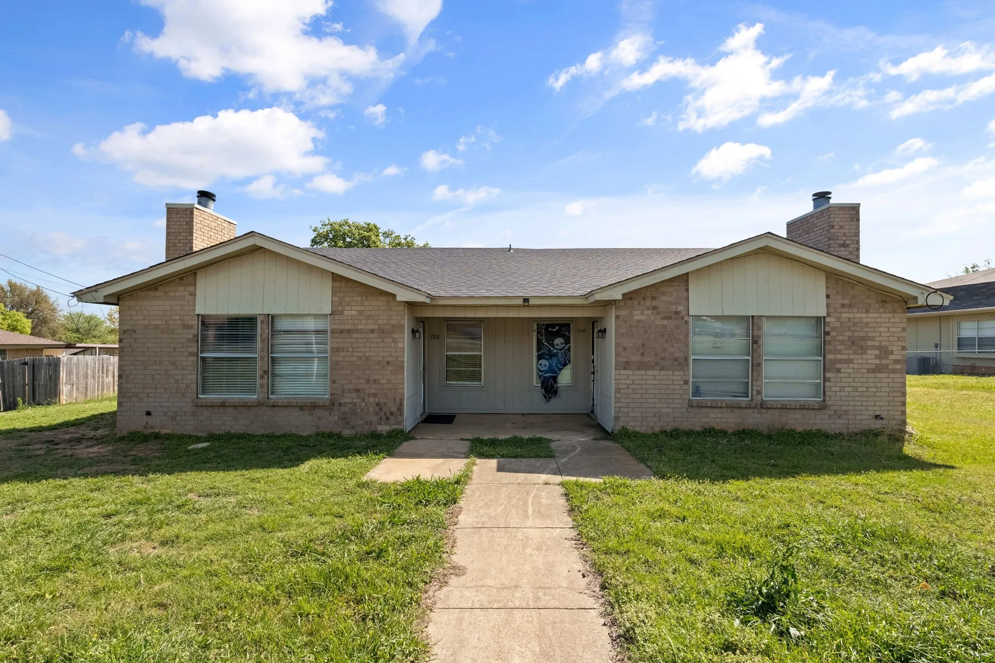 Duplex For Sale in Tarrant County , 7316 Davis Boulevard, North Richland Hills, Texas 76182, 4 Bedroom, 4 Bathroom, Garage spaces, 0 Sqft, built in 1985, mls#21274095, Real Estate Agent in North Richland Hills, Homes For Sale in Tarrant county, Homes For Sale in North Richland Hills, Realtor in North Richland Hills Texas, Real Estate Brokerage Independent Realty Texas, Luminita Cordes Realtor