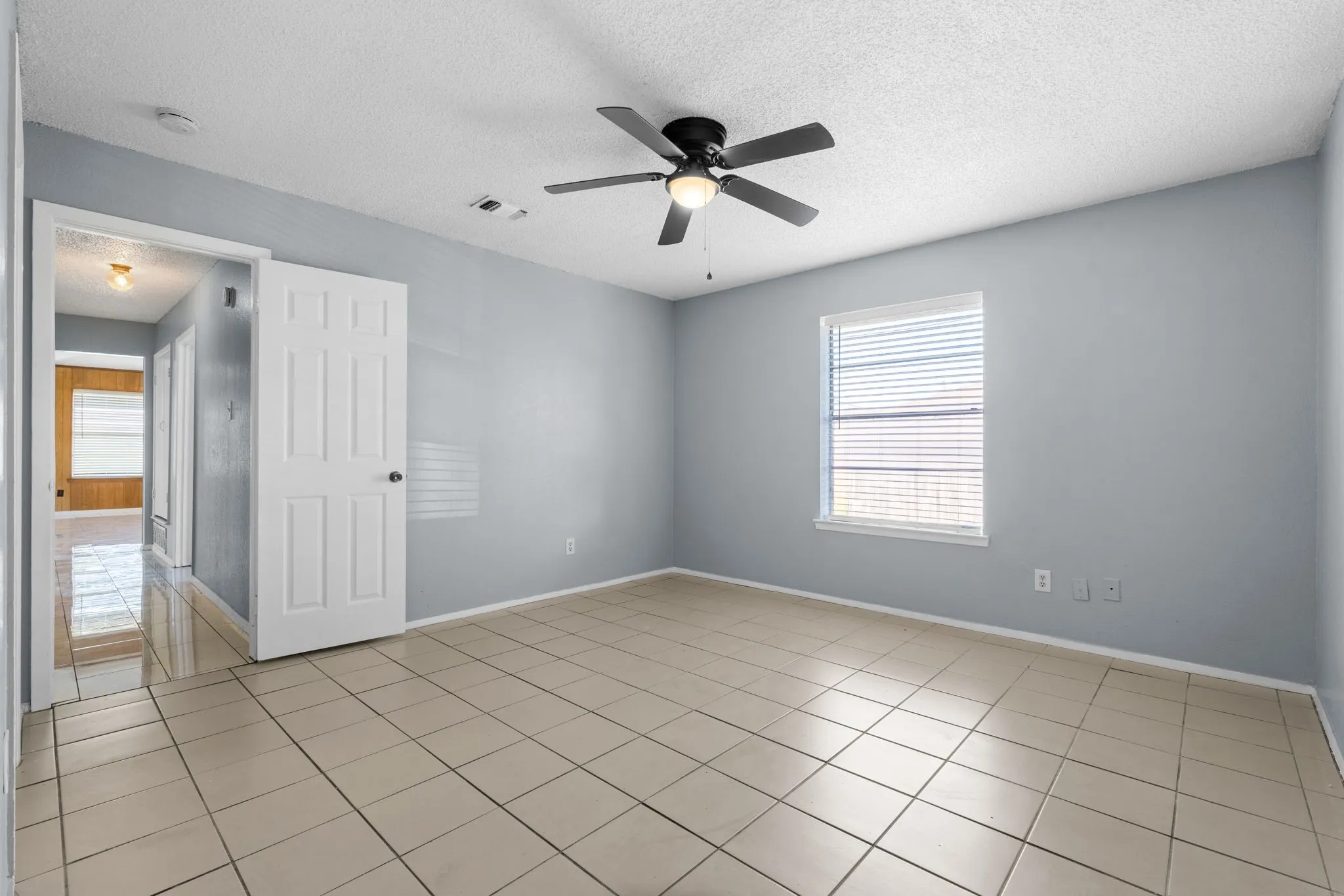 Duplex For Sale in Tarrant County , 7316 Davis Boulevard, North Richland Hills, Texas 76182, 4 Bedroom, 4 Bathroom, Garage spaces, 0 Sqft, built in 1985, mls#21274095, Real Estate Agent in North Richland Hills, Homes For Sale in Tarrant county, Homes For Sale in North Richland Hills, Realtor in North Richland Hills Texas, Real Estate Brokerage Independent Realty Texas, Luminita Cordes Realtor
