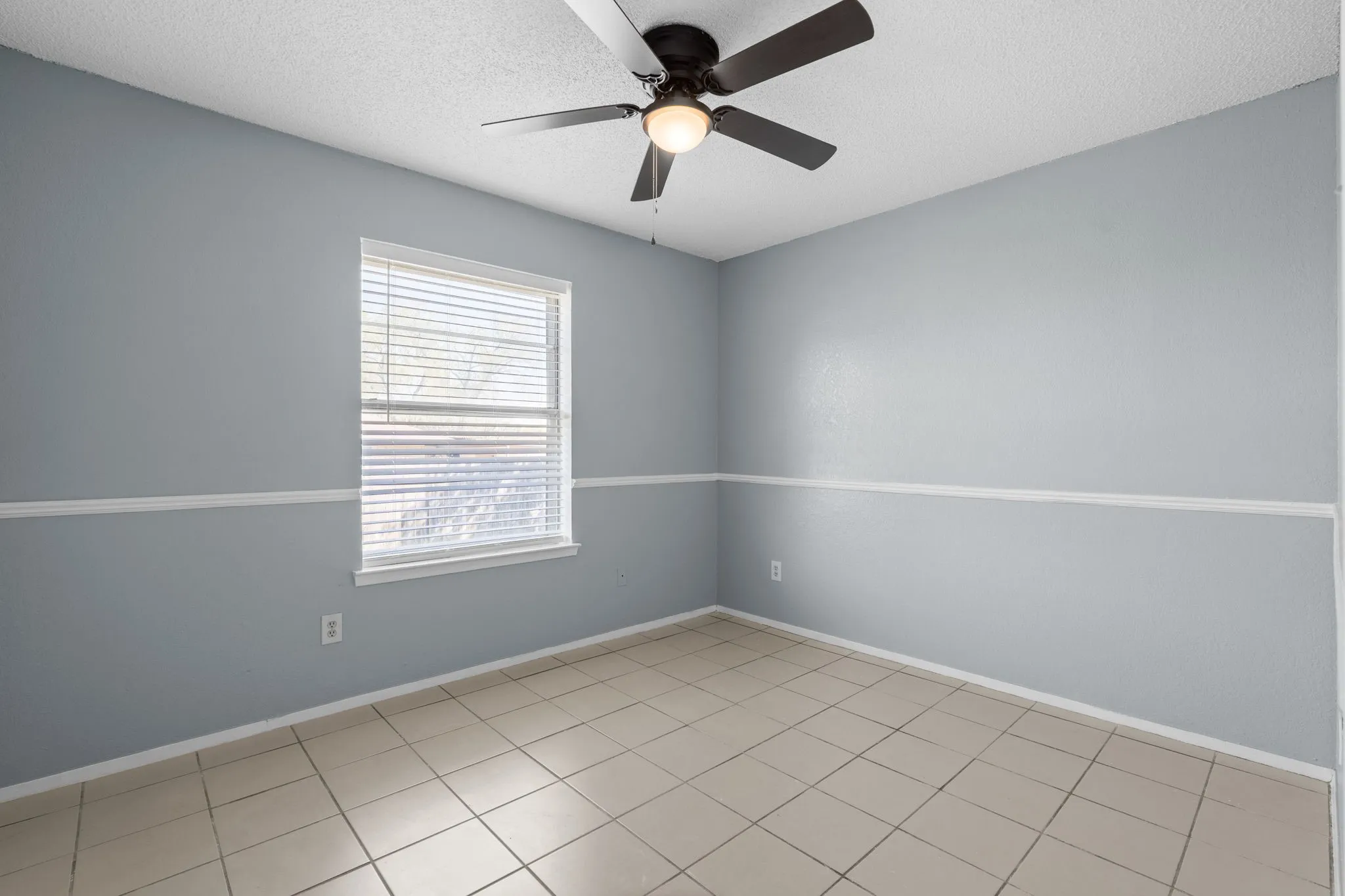 Duplex For Sale in Tarrant County , 7316 Davis Boulevard, North Richland Hills, Texas 76182, 4 Bedroom, 4 Bathroom, Garage spaces, 0 Sqft, built in 1985, mls#21274095, Real Estate Agent in North Richland Hills, Homes For Sale in Tarrant county, Homes For Sale in North Richland Hills, Realtor in North Richland Hills Texas, Real Estate Brokerage Independent Realty Texas, Luminita Cordes Realtor