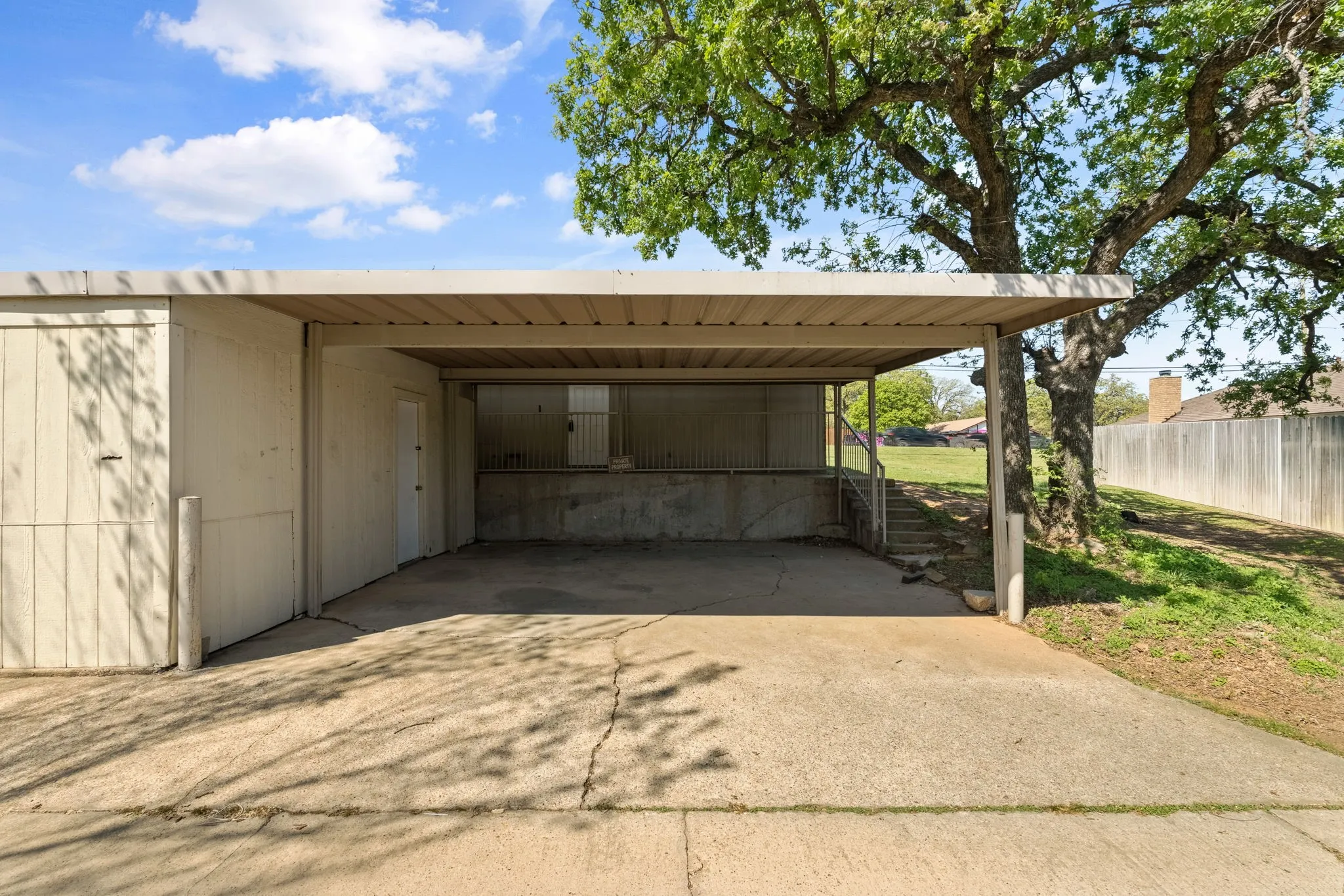 Duplex For Sale in Tarrant County , 7316 Davis Boulevard, North Richland Hills, Texas 76182, 4 Bedroom, 4 Bathroom, Garage spaces, 0 Sqft, built in 1985, mls#21274095, Real Estate Agent in North Richland Hills, Homes For Sale in Tarrant county, Homes For Sale in North Richland Hills, Realtor in North Richland Hills Texas, Real Estate Brokerage Independent Realty Texas, Luminita Cordes Realtor