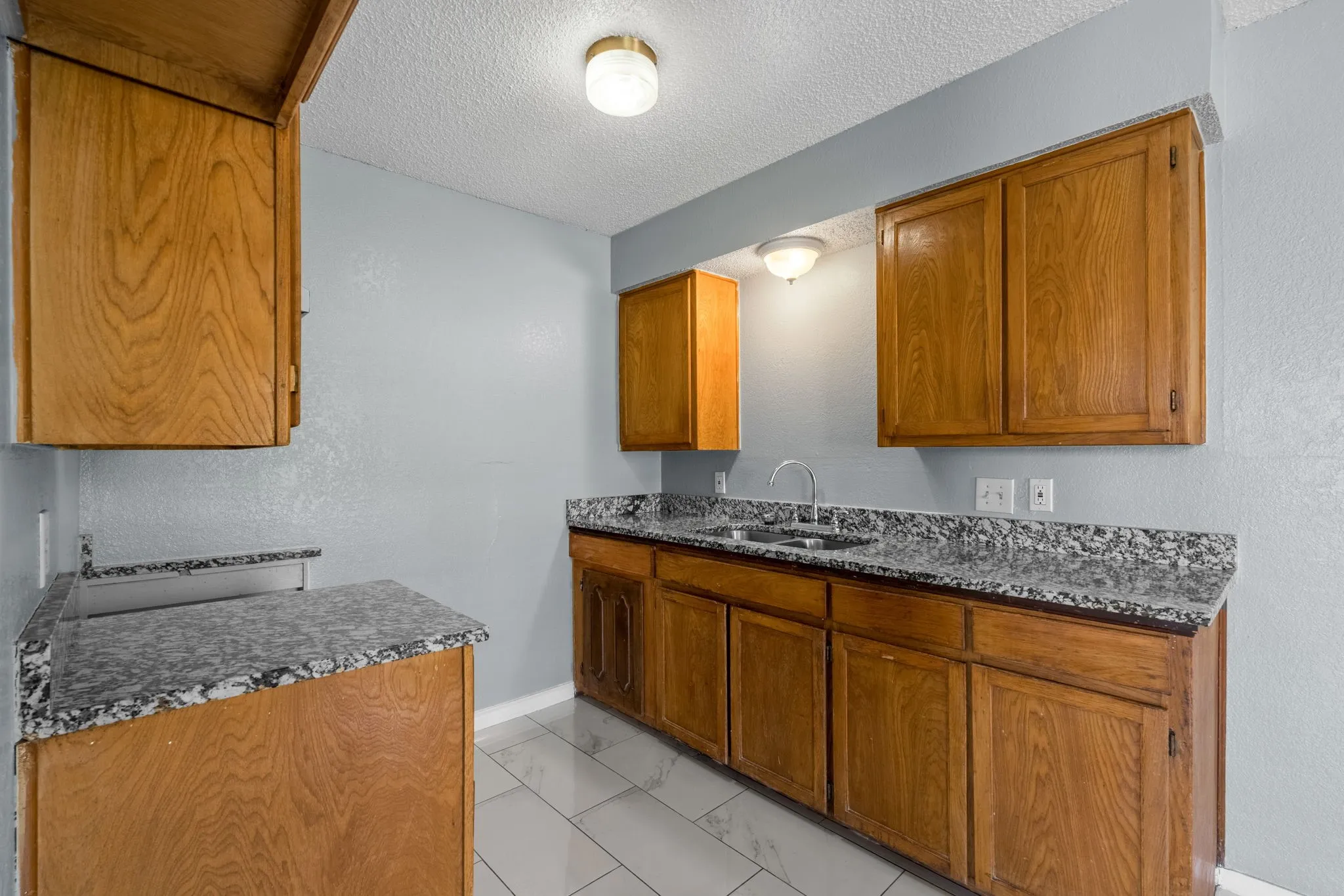 Duplex For Sale in Tarrant County , 7316 Davis Boulevard, North Richland Hills, Texas 76182, 4 Bedroom, 4 Bathroom, Garage spaces, 0 Sqft, built in 1985, mls#21274095, Real Estate Agent in North Richland Hills, Homes For Sale in Tarrant county, Homes For Sale in North Richland Hills, Realtor in North Richland Hills Texas, Real Estate Brokerage Independent Realty Texas, Luminita Cordes Realtor
