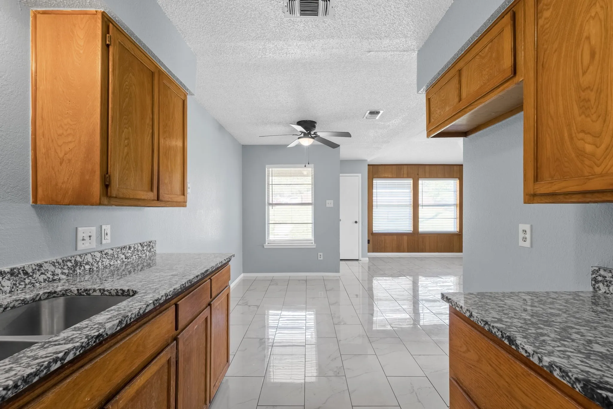 Duplex For Sale in Tarrant County , 7316 Davis Boulevard, North Richland Hills, Texas 76182, 4 Bedroom, 4 Bathroom, Garage spaces, 0 Sqft, built in 1985, mls#21274095, Real Estate Agent in North Richland Hills, Homes For Sale in Tarrant county, Homes For Sale in North Richland Hills, Realtor in North Richland Hills Texas, Real Estate Brokerage Independent Realty Texas, Luminita Cordes Realtor
