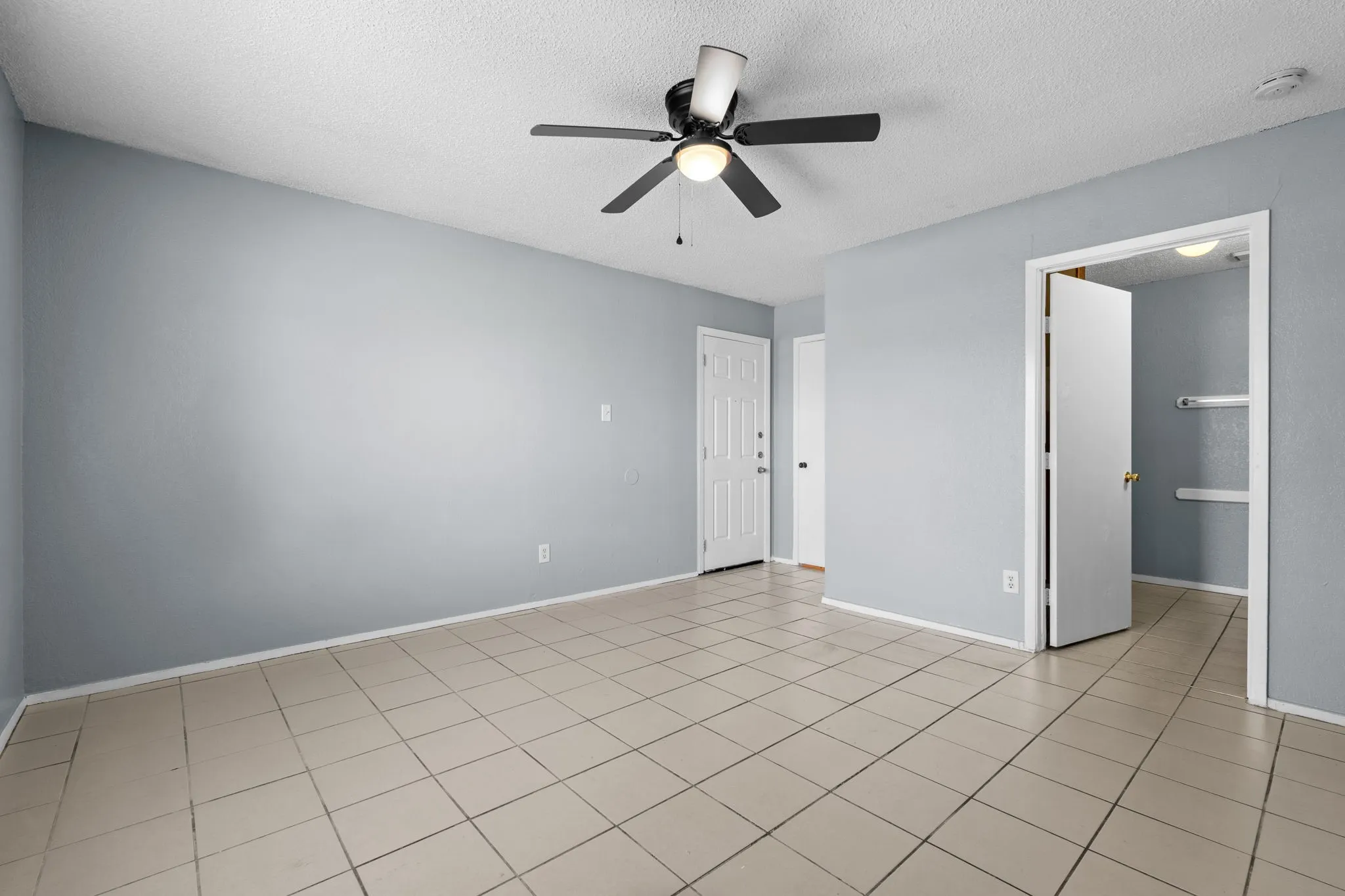 Duplex For Sale in Tarrant County , 7316 Davis Boulevard, North Richland Hills, Texas 76182, 4 Bedroom, 4 Bathroom, Garage spaces, 0 Sqft, built in 1985, mls#21274095, Real Estate Agent in North Richland Hills, Homes For Sale in Tarrant county, Homes For Sale in North Richland Hills, Realtor in North Richland Hills Texas, Real Estate Brokerage Independent Realty Texas, Luminita Cordes Realtor