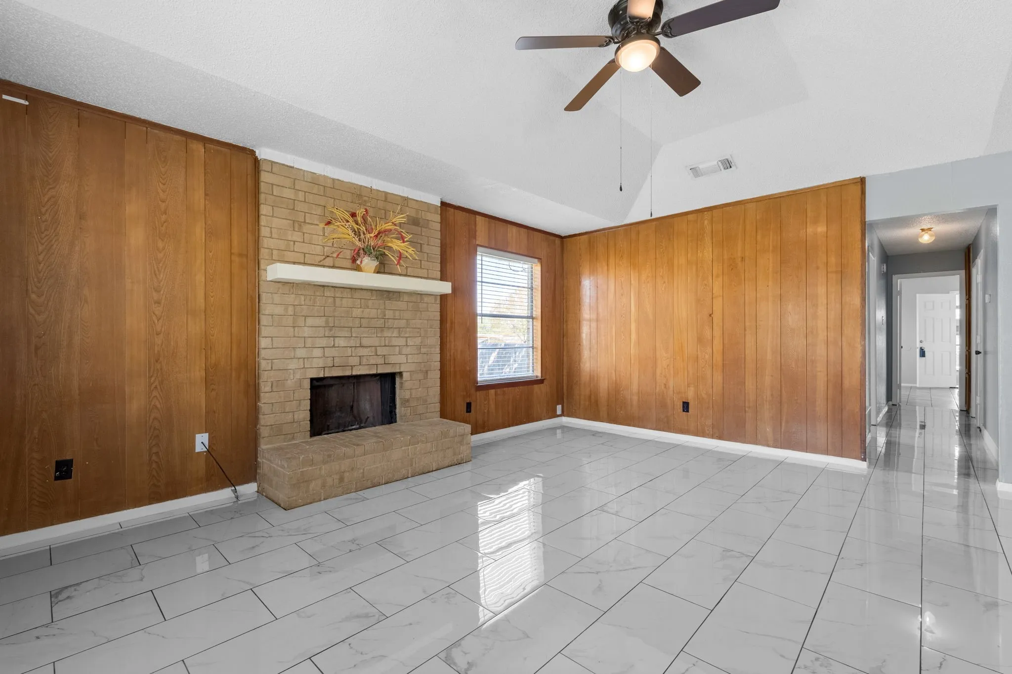 Duplex For Sale in Tarrant County , 7316 Davis Boulevard, North Richland Hills, Texas 76182, 4 Bedroom, 4 Bathroom, Garage spaces, 0 Sqft, built in 1985, mls#21274095, Real Estate Agent in North Richland Hills, Homes For Sale in Tarrant county, Homes For Sale in North Richland Hills, Realtor in North Richland Hills Texas, Real Estate Brokerage Independent Realty Texas, Luminita Cordes Realtor
