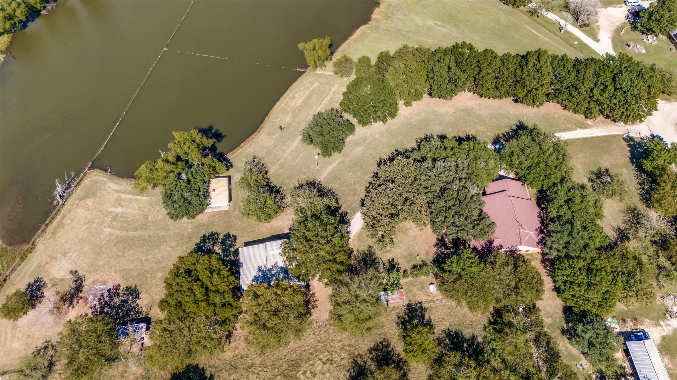 Single Family Residence For Sale in Denton County , 5547 Woodland Hills Drive, Denton, Texas 76208, 3 Bedroom, 2 Bathroom, 2 Garage spaces, 2,128 Sqft, built in 1982, mls#21274096, Real Estate Agent in Denton, Homes For Sale in Denton county, Homes For Sale in Denton, Realtor in Denton Texas, Real Estate Brokerage Independent Realty Texas, Luminita Cordes Realtor