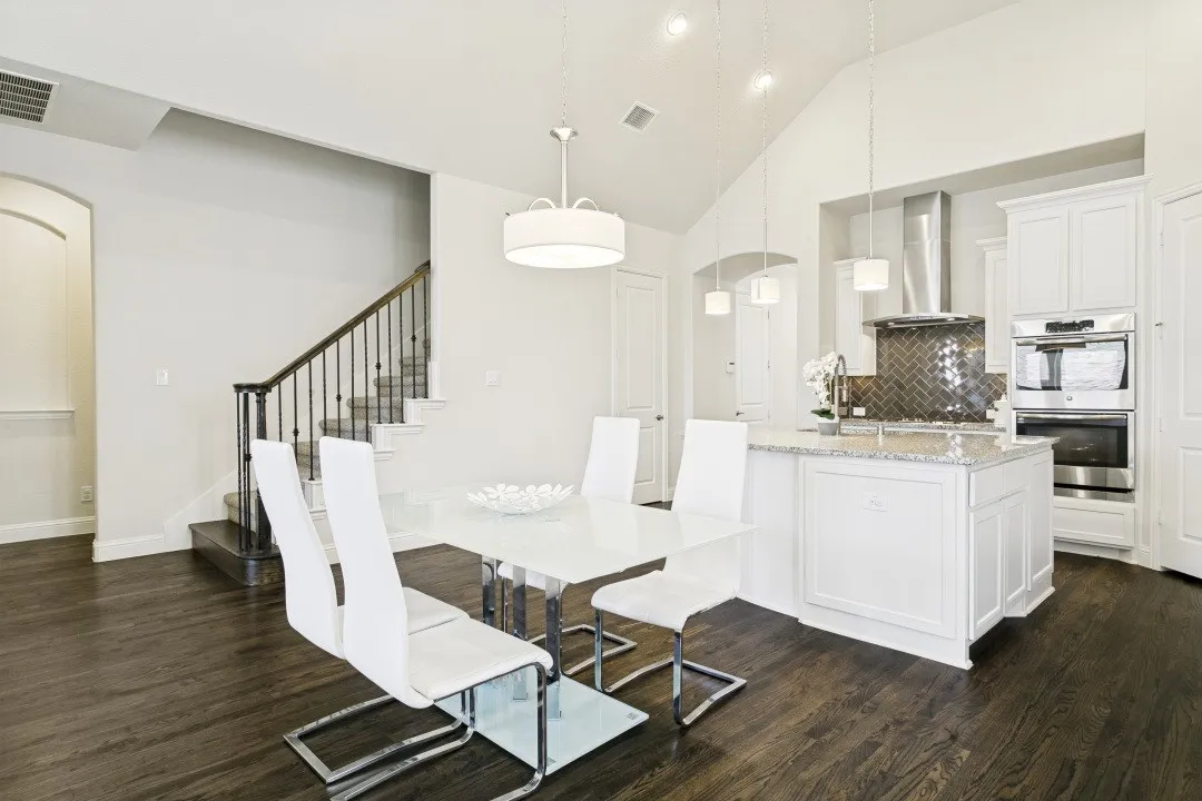 Single Family Residence For Sale in Dallas County , 7906 Gulfstream Lane, Irving, Texas 75063, 4 Bedroom, 5 Bathroom, 2 Garage spaces, 3,447 Sqft, built in 2016, mls#21274101, Real Estate Agent in Irving, Homes For Sale in Dallas county, Homes For Sale in Irving, Realtor in Irving Texas, Real Estate Brokerage Independent Realty Texas, Luminita Cordes Realtor