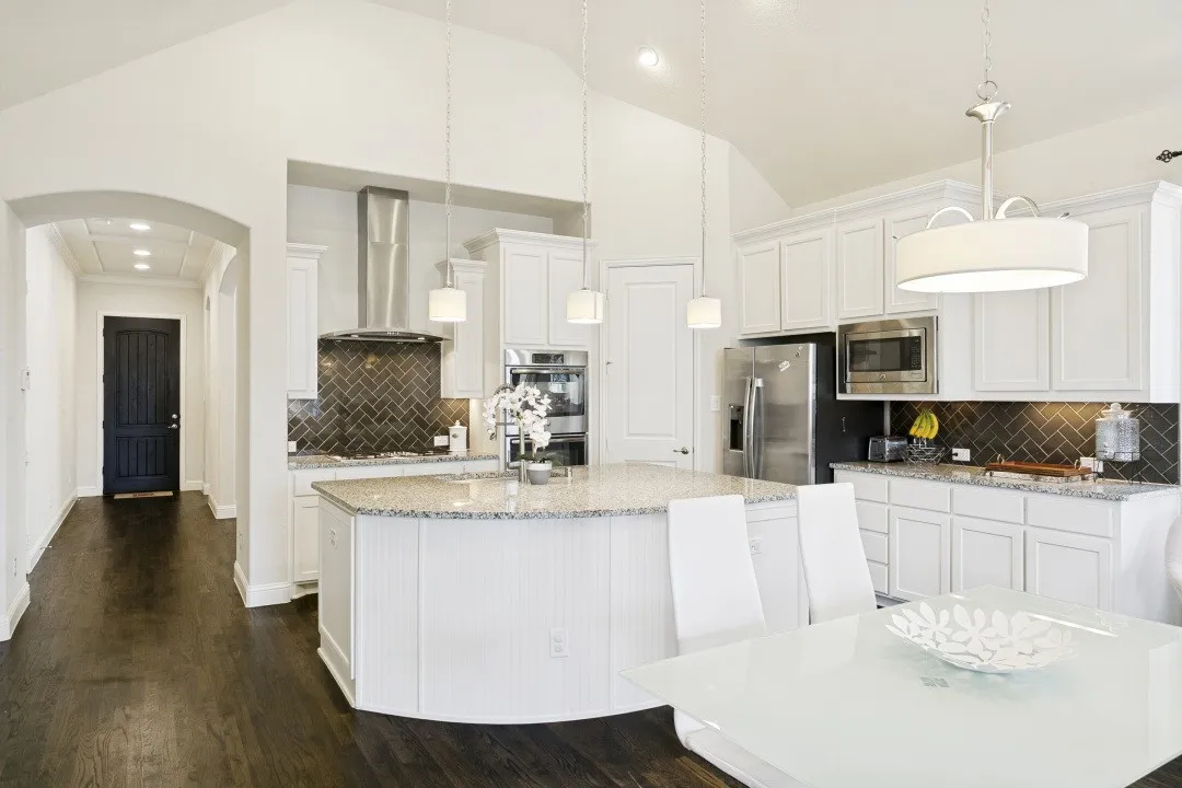 Single Family Residence For Sale in Dallas County , 7906 Gulfstream Lane, Irving, Texas 75063, 4 Bedroom, 5 Bathroom, 2 Garage spaces, 3,447 Sqft, built in 2016, mls#21274101, Real Estate Agent in Irving, Homes For Sale in Dallas county, Homes For Sale in Irving, Realtor in Irving Texas, Real Estate Brokerage Independent Realty Texas, Luminita Cordes Realtor