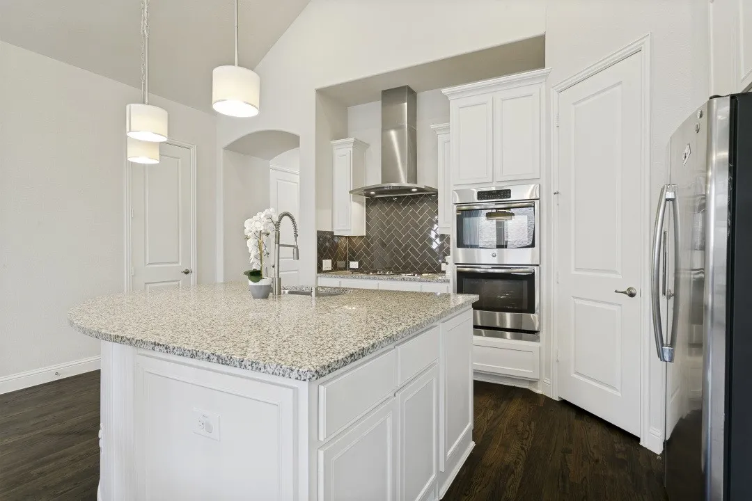 Single Family Residence For Sale in Dallas County , 7906 Gulfstream Lane, Irving, Texas 75063, 4 Bedroom, 5 Bathroom, 2 Garage spaces, 3,447 Sqft, built in 2016, mls#21274101, Real Estate Agent in Irving, Homes For Sale in Dallas county, Homes For Sale in Irving, Realtor in Irving Texas, Real Estate Brokerage Independent Realty Texas, Luminita Cordes Realtor