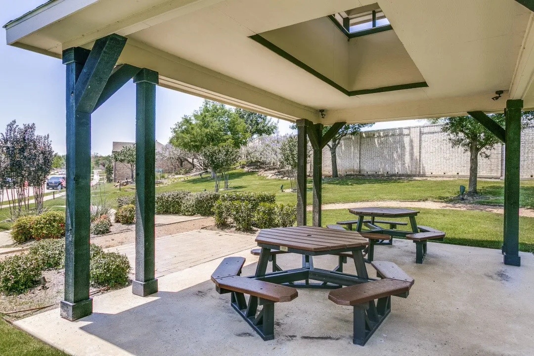 Single Family Residence For Sale in Dallas County , 7906 Gulfstream Lane, Irving, Texas 75063, 4 Bedroom, 5 Bathroom, 2 Garage spaces, 3,447 Sqft, built in 2016, mls#21274101, Real Estate Agent in Irving, Homes For Sale in Dallas county, Homes For Sale in Irving, Realtor in Irving Texas, Real Estate Brokerage Independent Realty Texas, Luminita Cordes Realtor