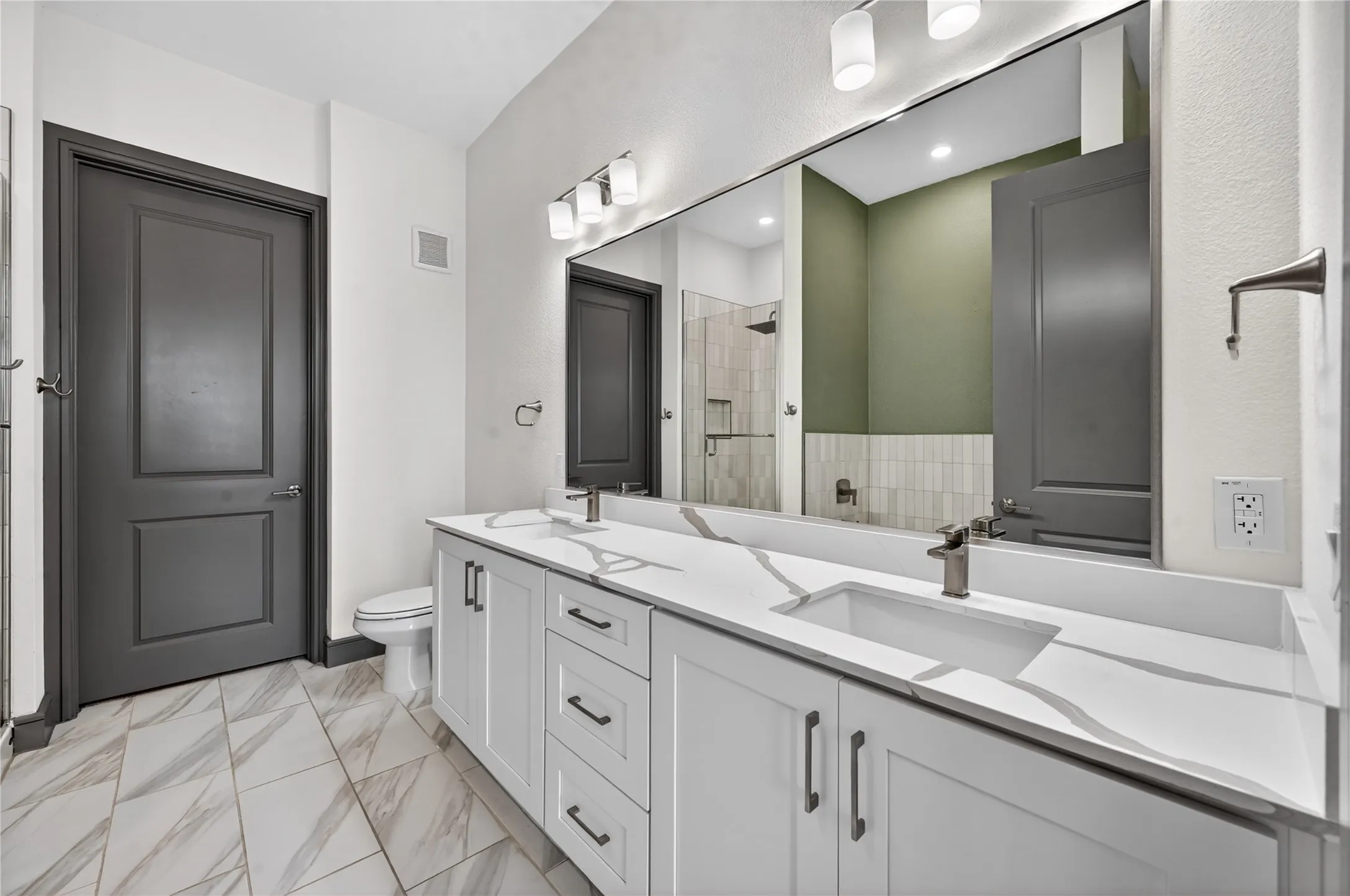 Condominium For Sale in Denton County , 2700 Old Denton Road 2259, Carrollton, Texas 75007, 2 Bedroom, 2 Bathroom, 2 Garage spaces, 1,320 Sqft, built in 2021, mls#21268849, Real Estate Agent in Carrollton, Homes For Sale in Denton county, Homes For Sale in Carrollton, Realtor in Carrollton Texas, Real Estate Brokerage Independent Realty Texas, Luminita Cordes Realtor