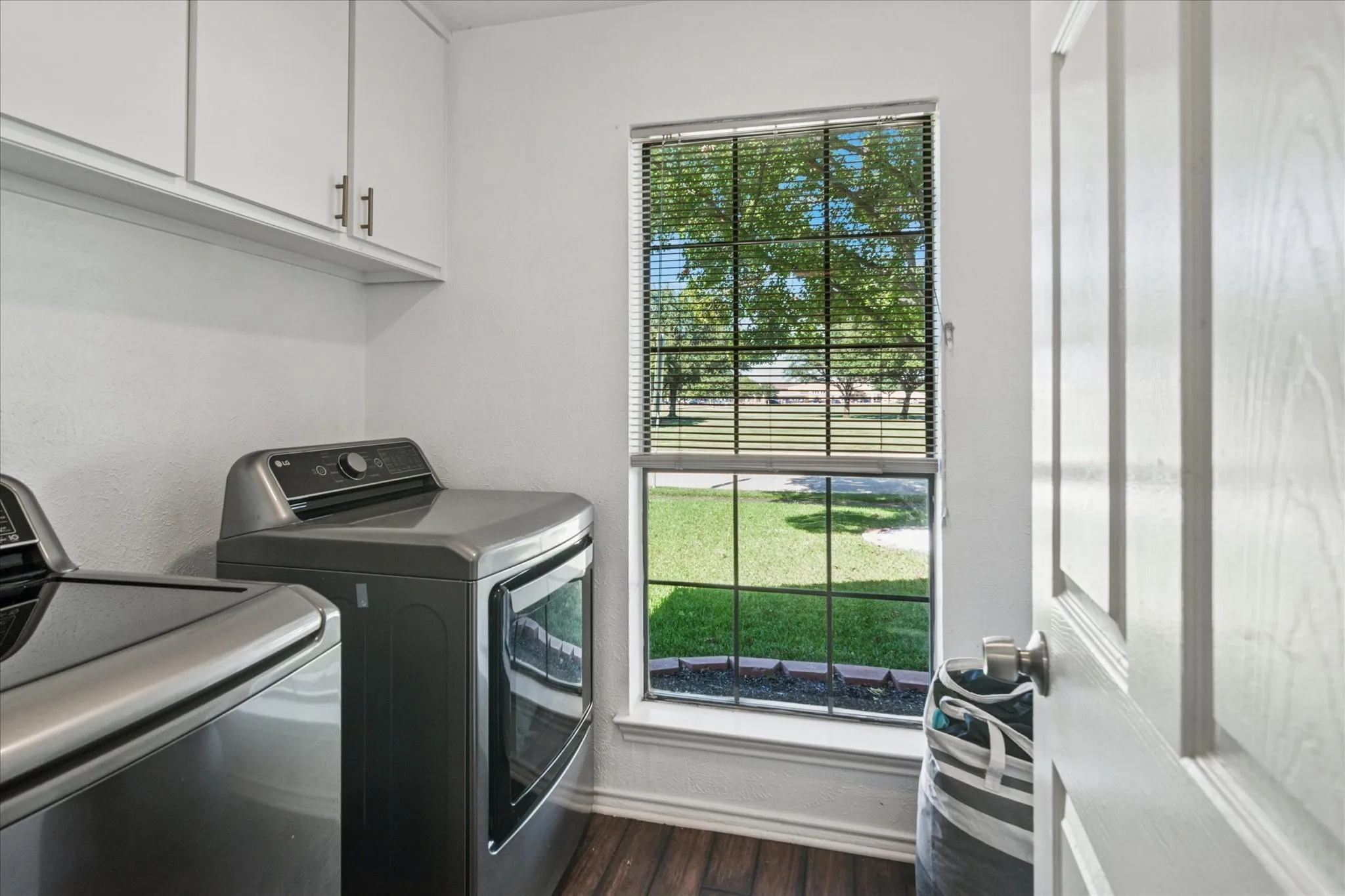 Single Family Residence For Sale in Collin County , 4436 Emerson Drive, Plano, Texas 75093, 4 Bedroom, 2 Bathroom, 2 Garage spaces, 2,154 Sqft, built in 1983, Price $675,000, mls#21254227, Real Estate Agent in Plano, Homes For Sale in Collin county, Homes For Sale in Plano, Realtor in Plano Texas, Real Estate Brokerage Independent Realty Texas, Luminita Cordes Realtor