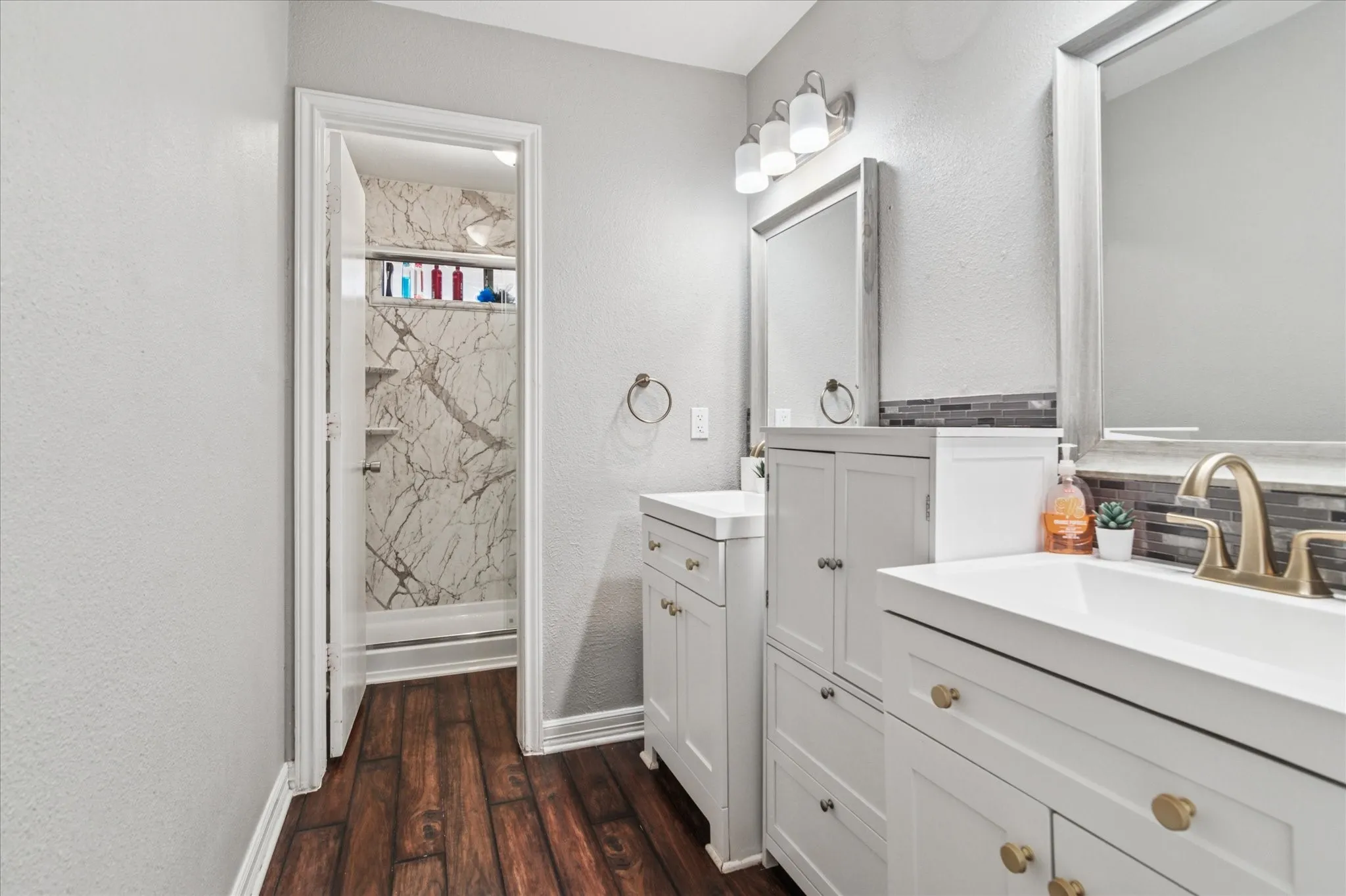 Single Family Residence For Sale in Collin County , 4436 Emerson Drive, Plano, Texas 75093, 4 Bedroom, 2 Bathroom, 2 Garage spaces, 2,154 Sqft, built in 1983, Price $675,000, mls#21254227, Real Estate Agent in Plano, Homes For Sale in Collin county, Homes For Sale in Plano, Realtor in Plano Texas, Real Estate Brokerage Independent Realty Texas, Luminita Cordes Realtor