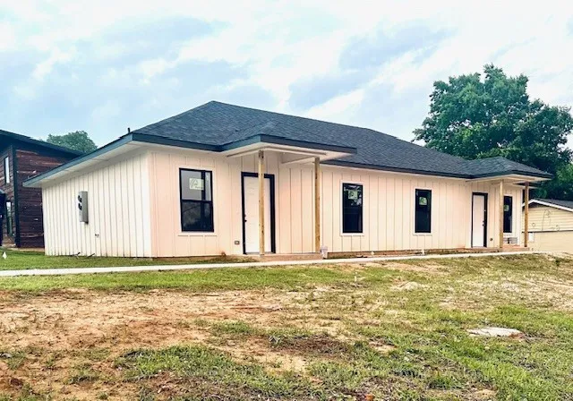 Duplex For Sale in Lamar County , 1235 E HOUSTON Street NE, Paris, Texas 75460, 4 Bedrooms, 4 Bathrooms, Garage spaces, 1,680 Sqft, built in 2026, Price $249,900, mls#21273725, Real Estate Agent in Paris, Homes For Sale in Lamar county, Homes For Sale in Paris, Realtor in Paris Texas, Real Estate Brokerage Independent Realty Texas, Luminita Cordes Realtor