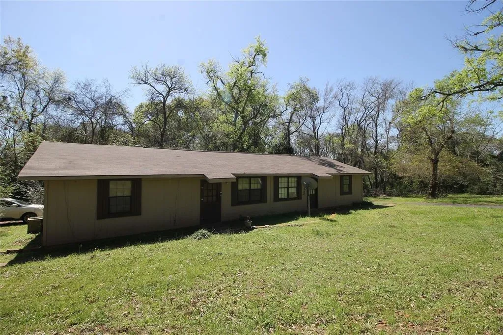 Single Family Residence For Sale in Cherokee County , 417 Myrtle Drive A/B, Jacksonville, Texas 75766, 2 Bedrooms, 2 Bathrooms, Garage spaces, 1,792 Sqft, built in 1975, Price $149,900, mls#21270725, Real Estate Agent in Jacksonville, Homes For Sale in Cherokee county, Homes For Sale in Jacksonville, Realtor in Jacksonville Texas, Real Estate Brokerage Independent Realty Texas, Luminita Cordes Realtor