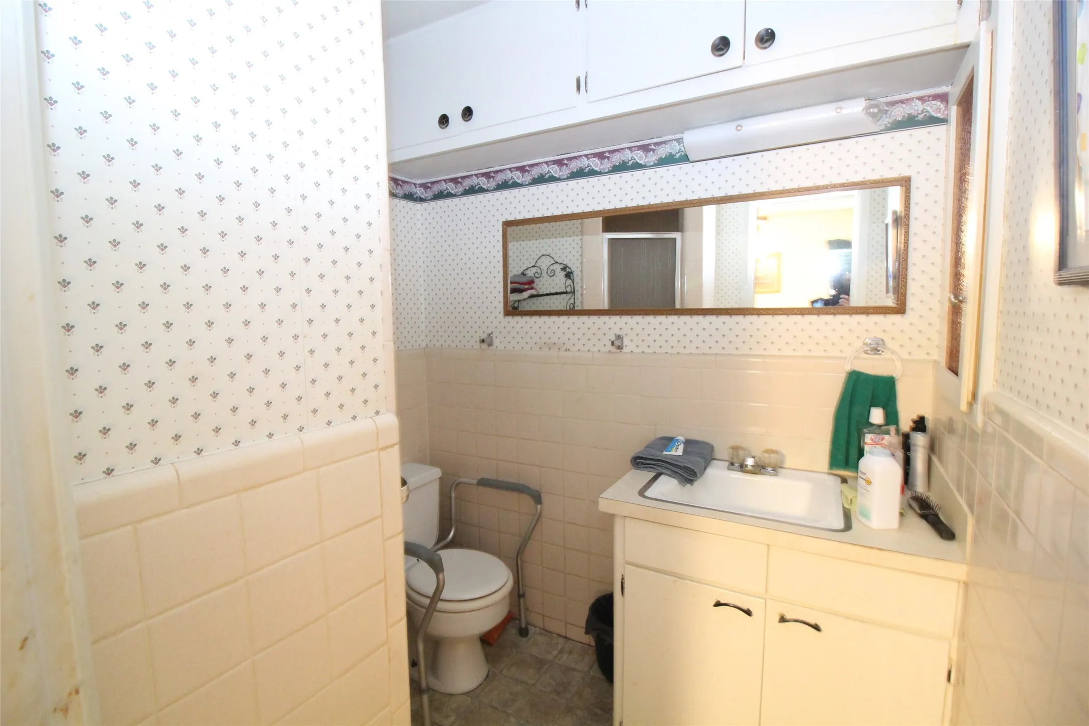 Single Family Residence For Sale in Knox County , 1001 SE 4th Street, Knox City, Texas 79529, 3 Bedroom, 2 Bathroom, Garage spaces, 2,377 Sqft, built in 1960, mls#21274131, Real Estate Agent in Knox City, Homes For Sale in Knox county, Homes For Sale in Knox City, Realtor in Knox City Texas, Real Estate Brokerage Independent Realty Texas, Luminita Cordes Realtor