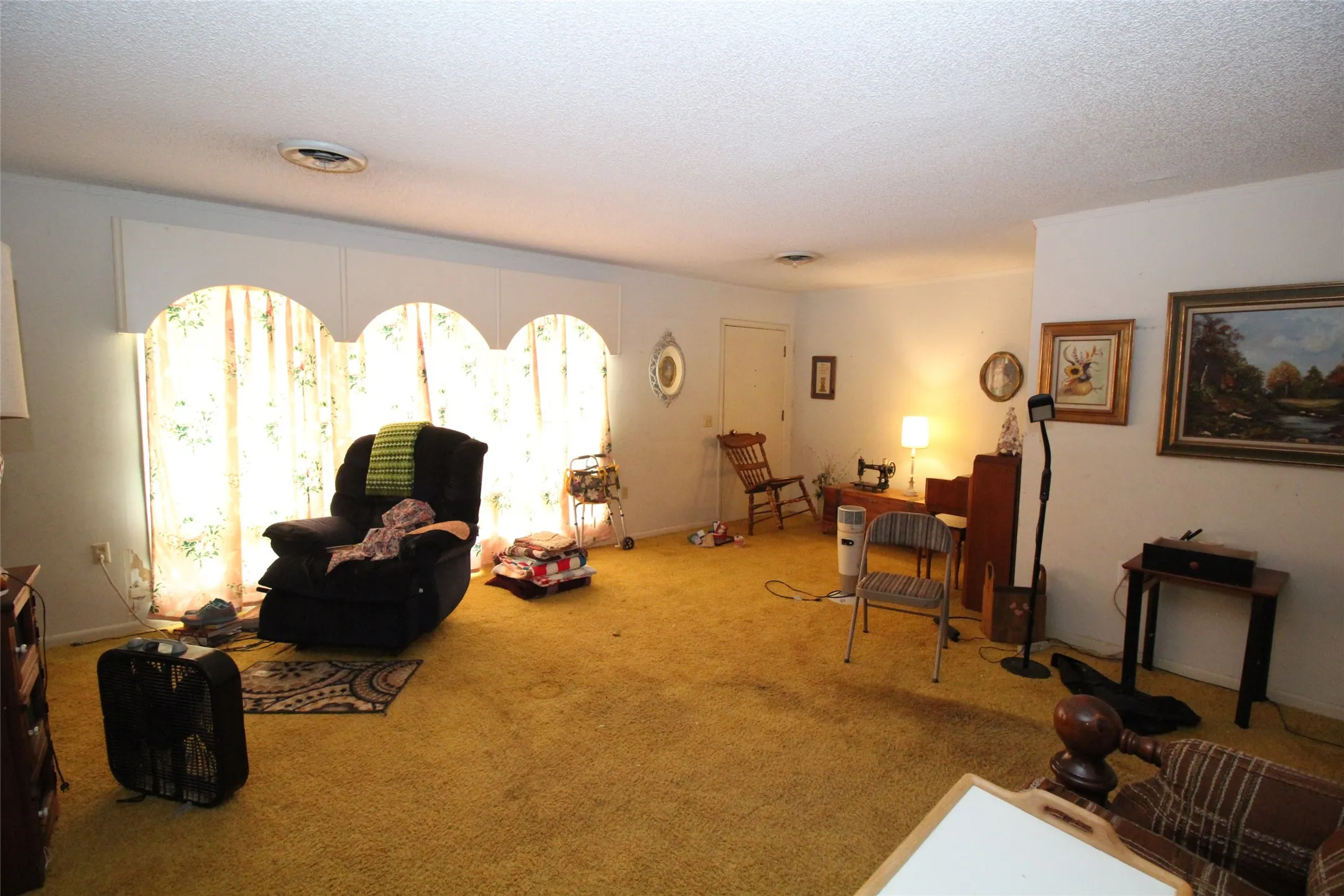 Single Family Residence For Sale in Knox County , 1001 SE 4th Street, Knox City, Texas 79529, 3 Bedroom, 2 Bathroom, Garage spaces, 2,377 Sqft, built in 1960, mls#21274131, Real Estate Agent in Knox City, Homes For Sale in Knox county, Homes For Sale in Knox City, Realtor in Knox City Texas, Real Estate Brokerage Independent Realty Texas, Luminita Cordes Realtor