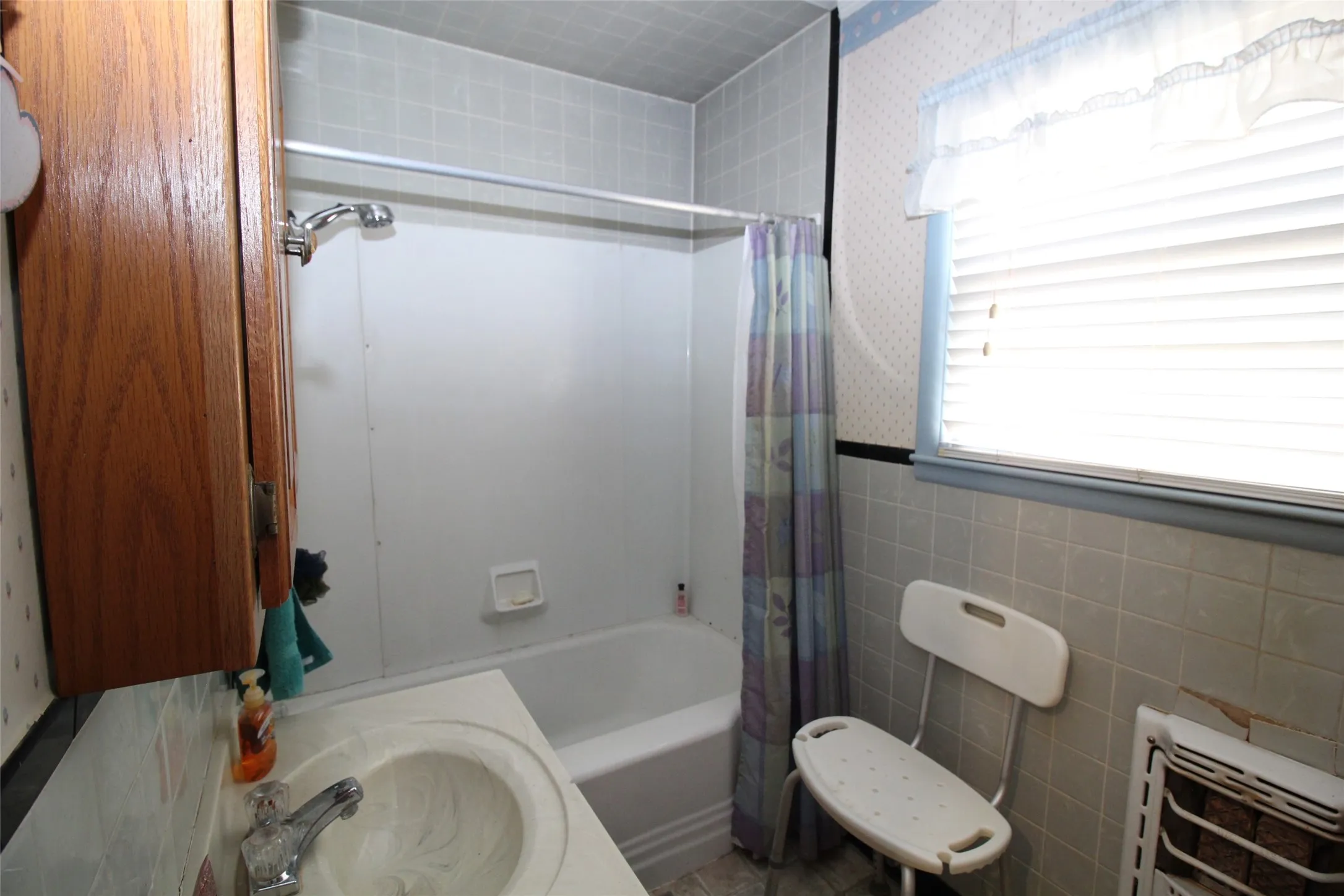 Single Family Residence For Sale in Knox County , 1001 SE 4th Street, Knox City, Texas 79529, 3 Bedroom, 2 Bathroom, Garage spaces, 2,377 Sqft, built in 1960, mls#21274131, Real Estate Agent in Knox City, Homes For Sale in Knox county, Homes For Sale in Knox City, Realtor in Knox City Texas, Real Estate Brokerage Independent Realty Texas, Luminita Cordes Realtor