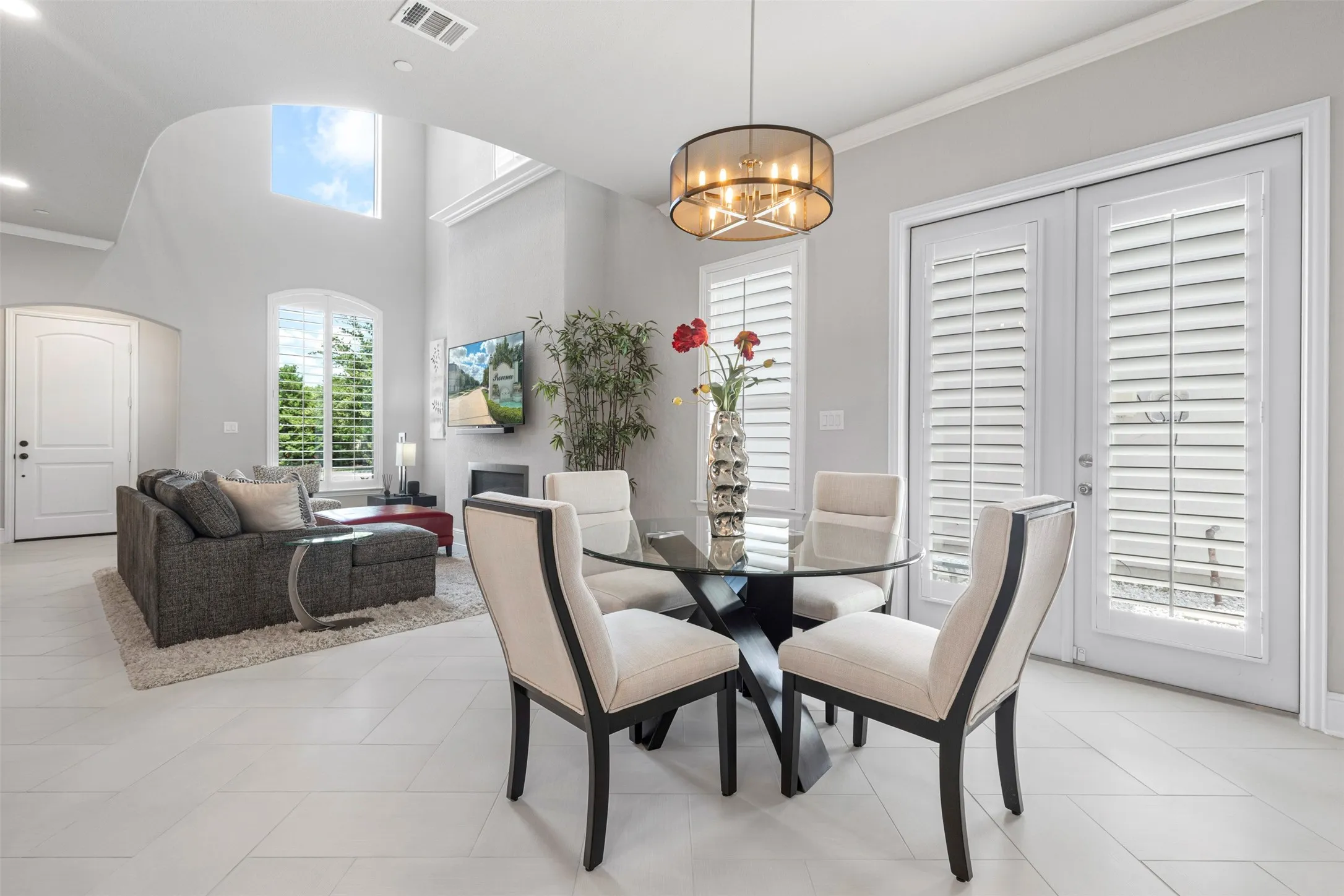 Townhouse For Sale in Collin County , 7609 Renaissance Boulevard, Mc Kinney, Texas 75070, 3 Bedroom, 3 Bathroom, 2 Garage spaces, 2,400 Sqft, built in 2017, mls#21264891, Real Estate Agent in Mc Kinney, Homes For Sale in Collin county, Homes For Sale in Mc Kinney, Realtor in Mc Kinney Texas, Real Estate Brokerage Independent Realty Texas, Luminita Cordes Realtor