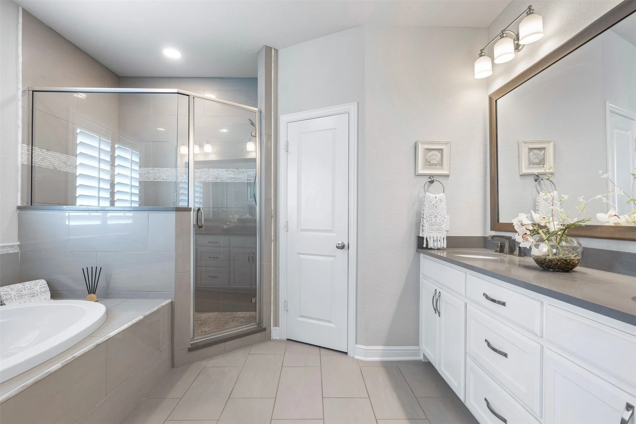 Townhouse For Sale in Collin County , 7609 Renaissance Boulevard, Mc Kinney, Texas 75070, 3 Bedroom, 3 Bathroom, 2 Garage spaces, 2,400 Sqft, built in 2017, mls#21264891, Real Estate Agent in Mc Kinney, Homes For Sale in Collin county, Homes For Sale in Mc Kinney, Realtor in Mc Kinney Texas, Real Estate Brokerage Independent Realty Texas, Luminita Cordes Realtor